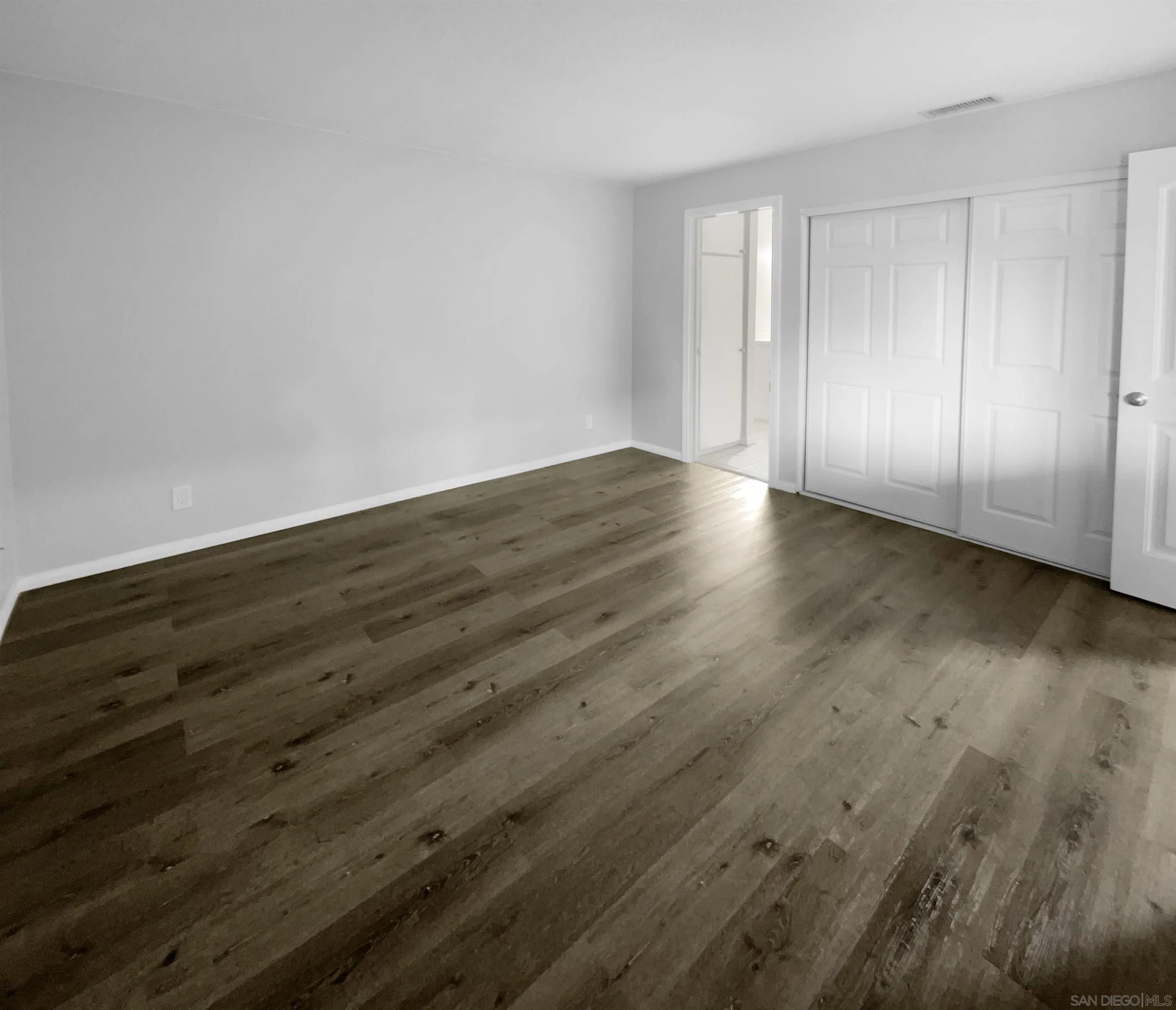 https://cdn.realtyfeed.com/cdn/0/240016271/0cd41799b711859ffda98625157df886.webp