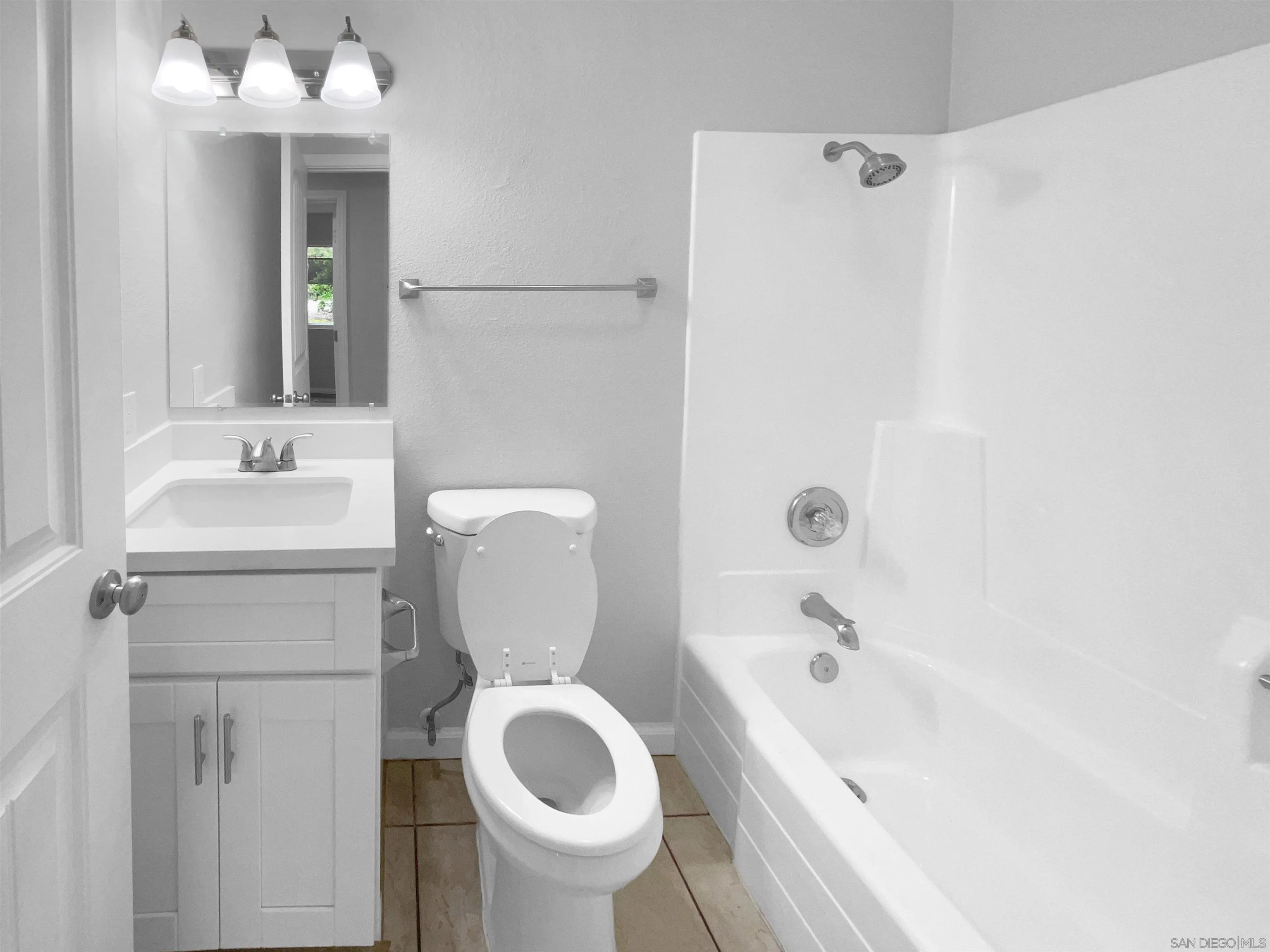 https://cdn.realtyfeed.com/cdn/0/240016271/353c8ff46fbe20228043f649b0afb4d8.webp