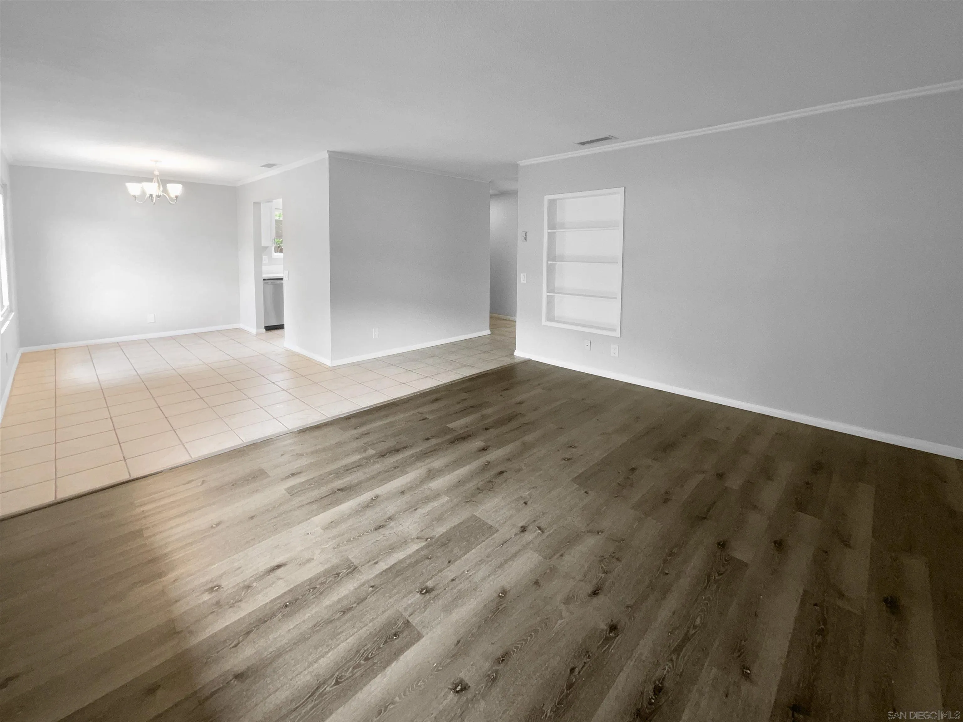https://cdn.realtyfeed.com/cdn/0/240016271/f755d4256b026738629dec583e08dcc6.webp