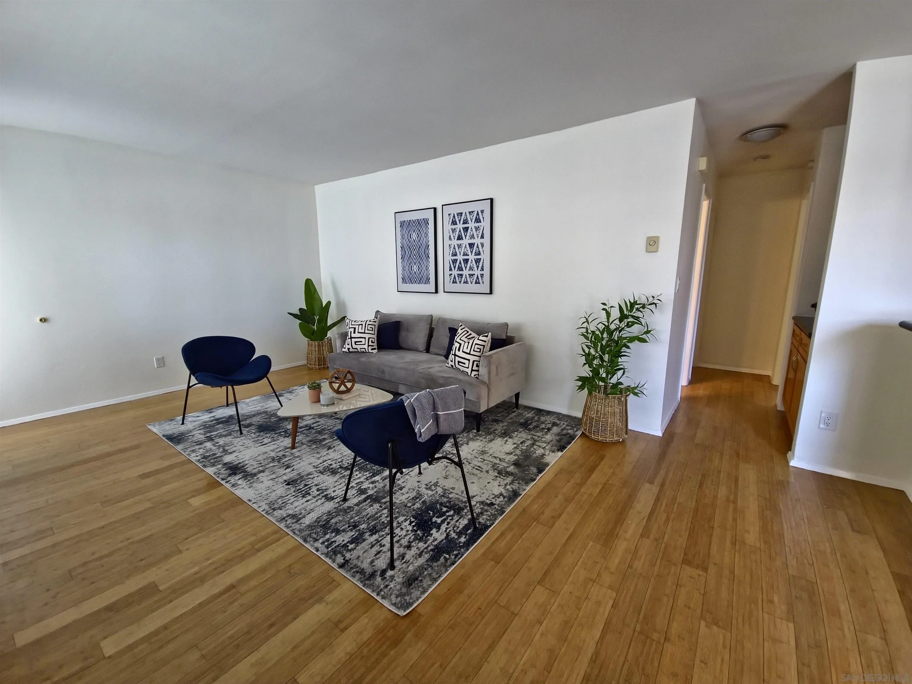 Photo #2: 240016316 Listing 