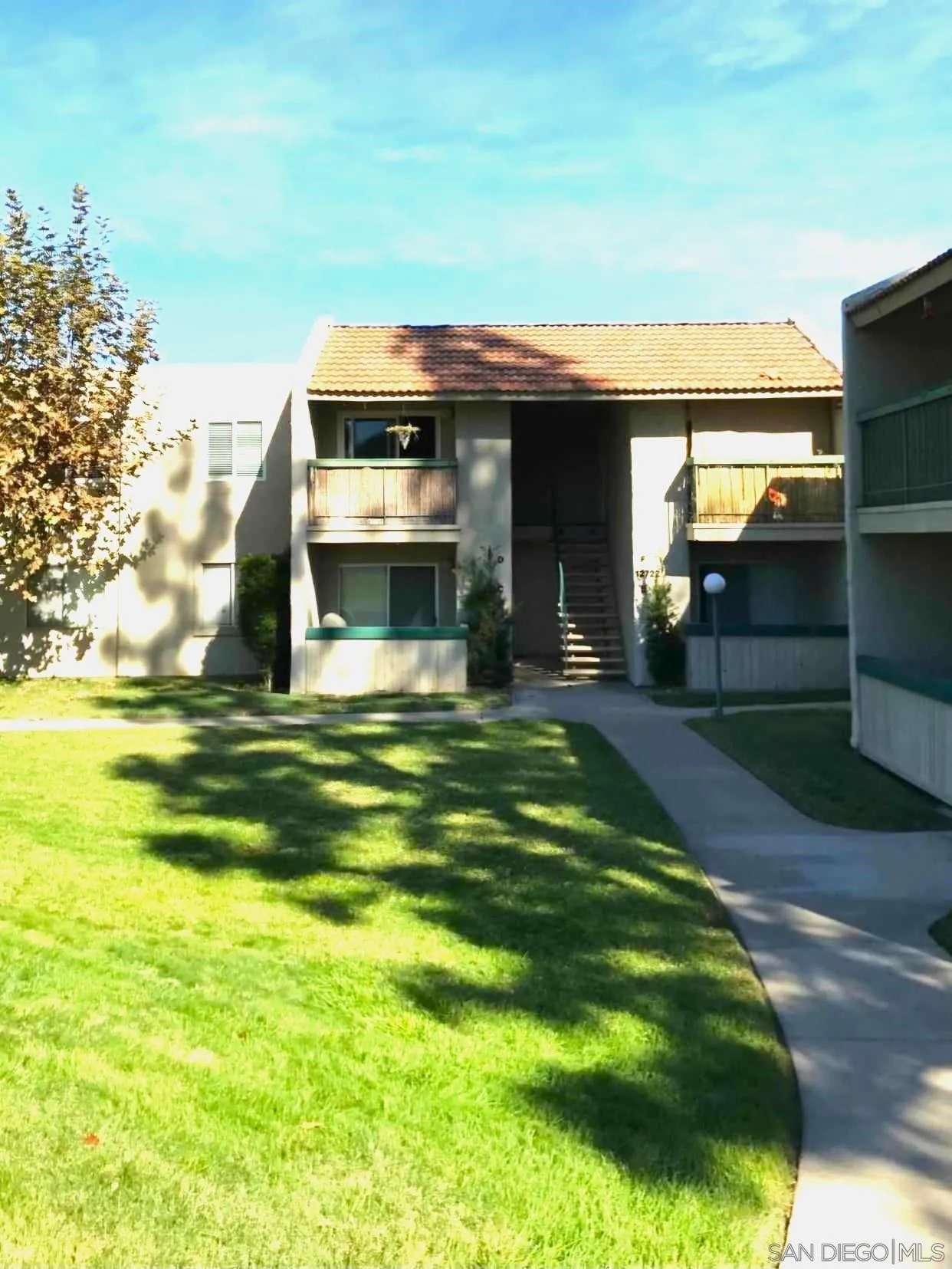 More Details about MLS # 240016473 : 12722 LAKESHORE DR UNIT D