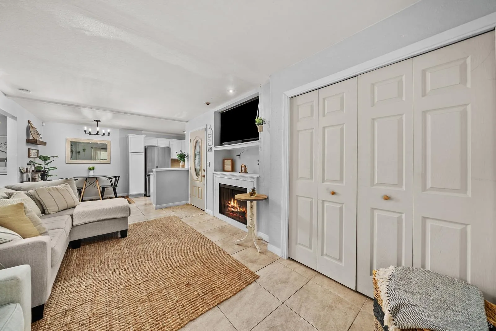 Photo #5: 240016526 Listing 