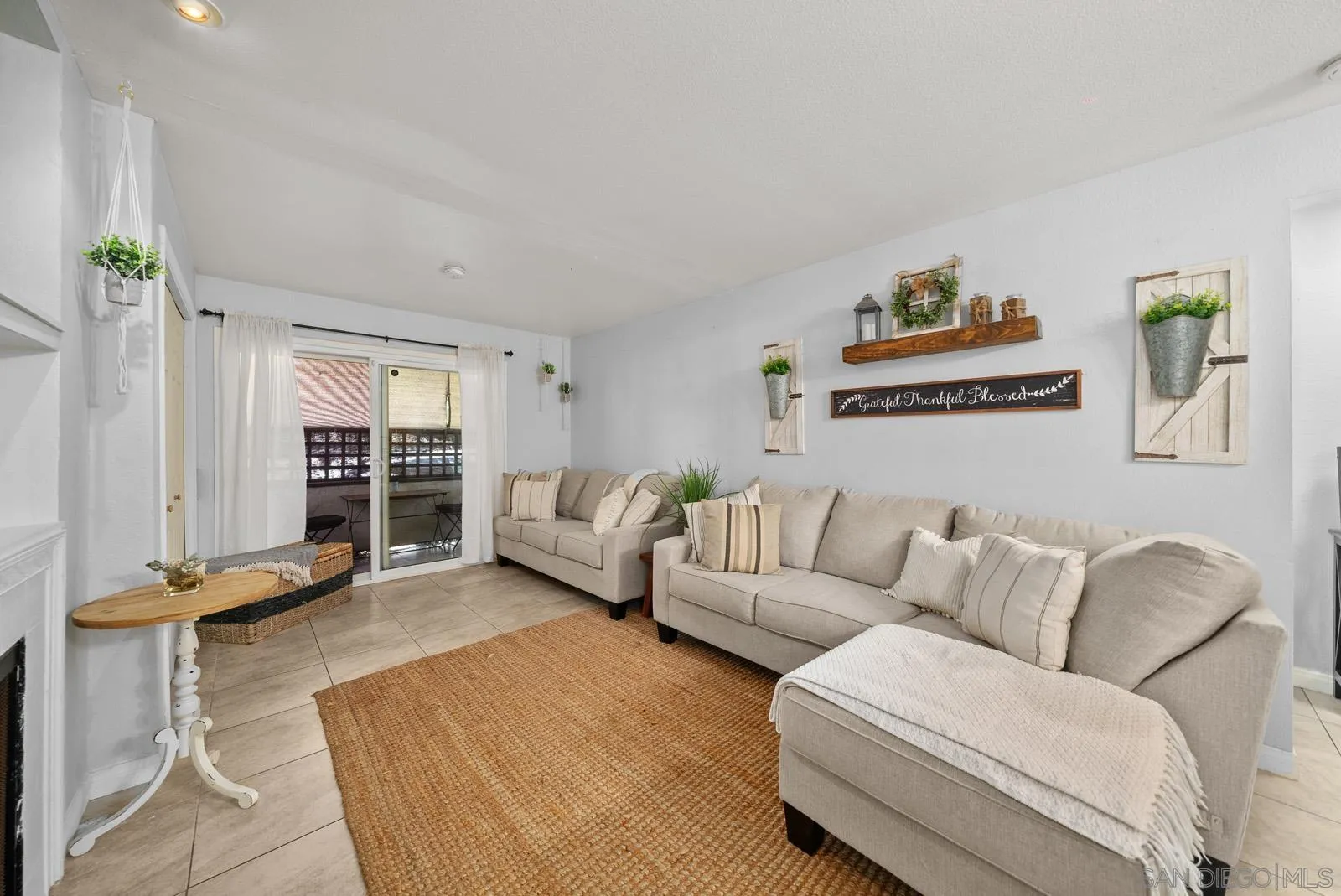 Photo #4: 240016526 Listing 