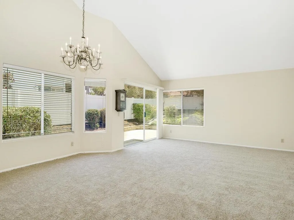 Photo #3: 240016528 Listing 