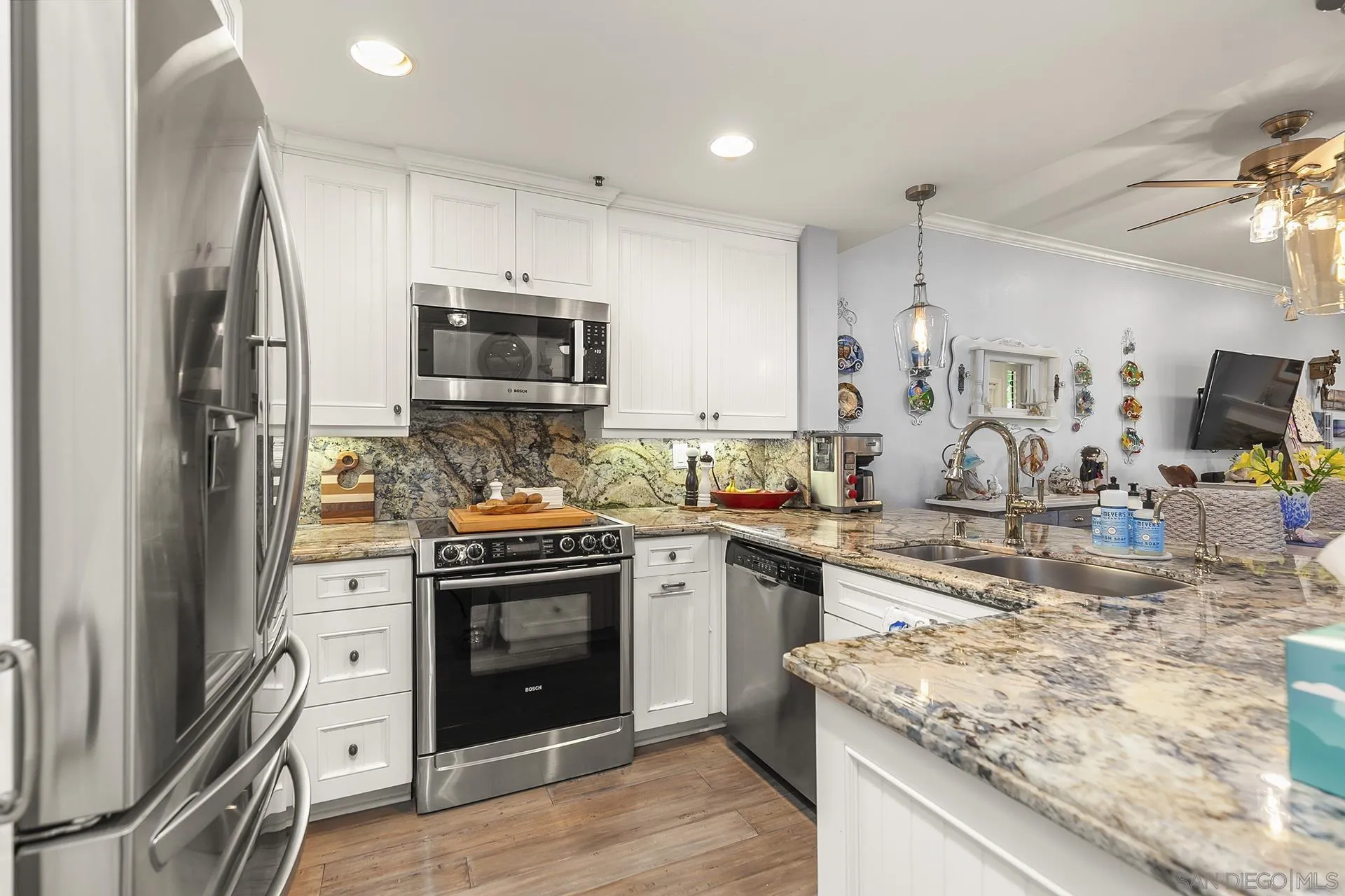Photo #2: 240016534 Listing 