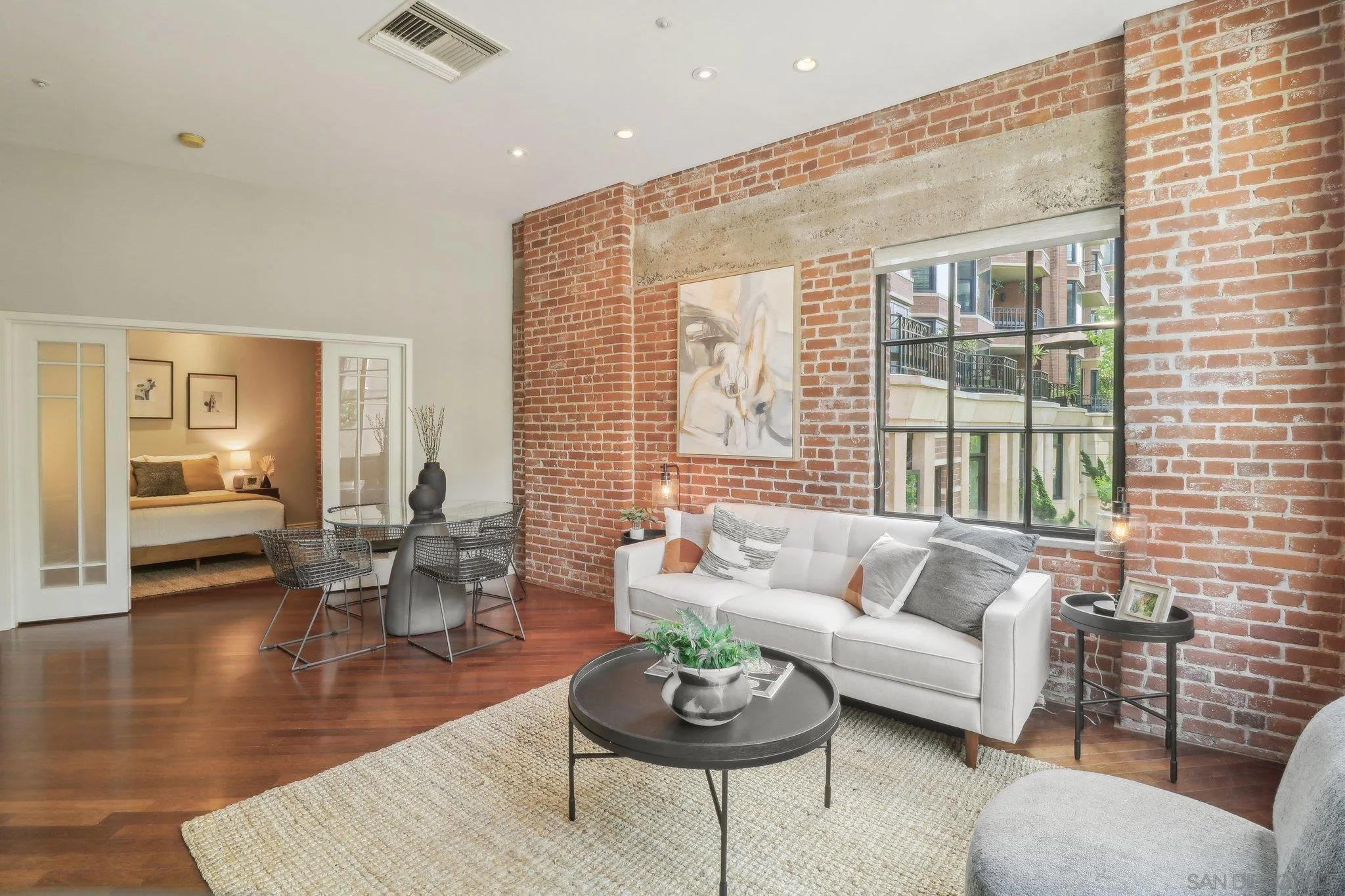 Photo #4: 240016585 Listing 
