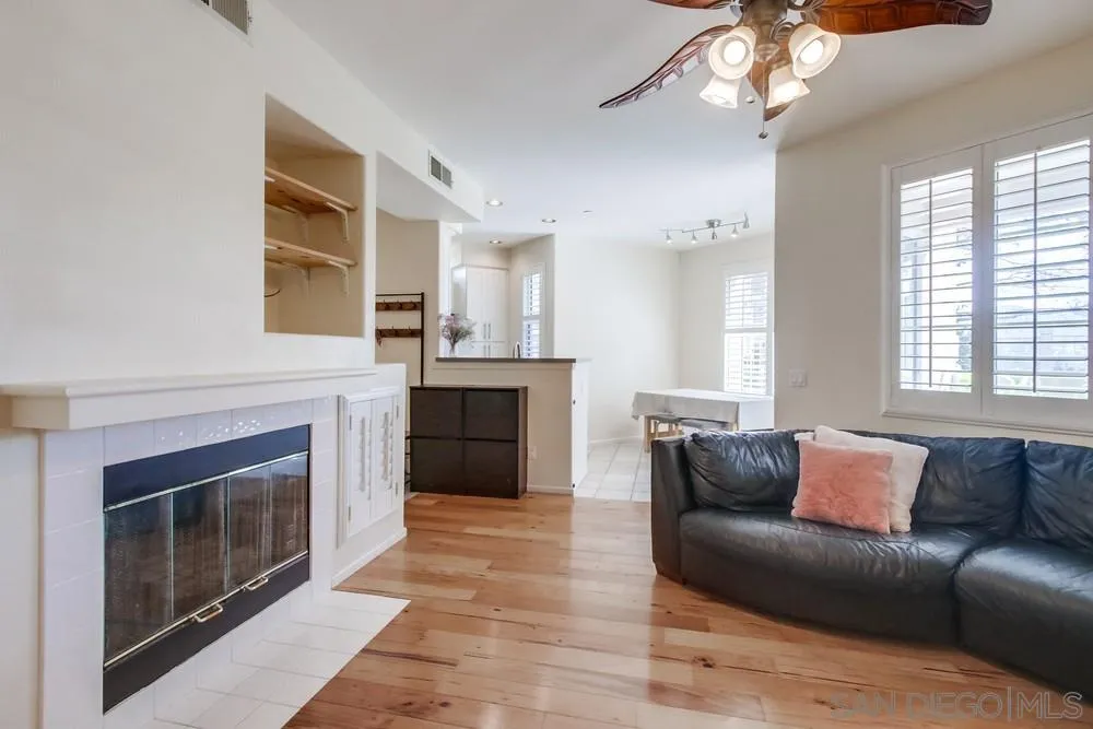 Photo #6: 240016755 Listing 