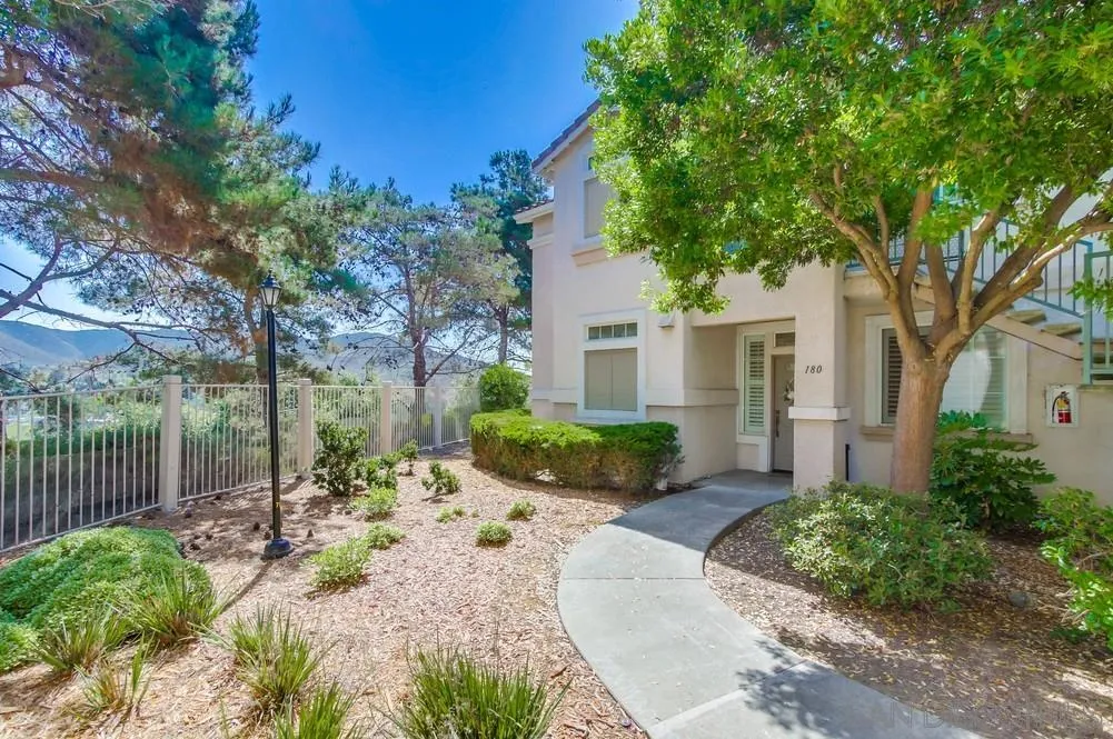Photo #2: 240016755 Listing 