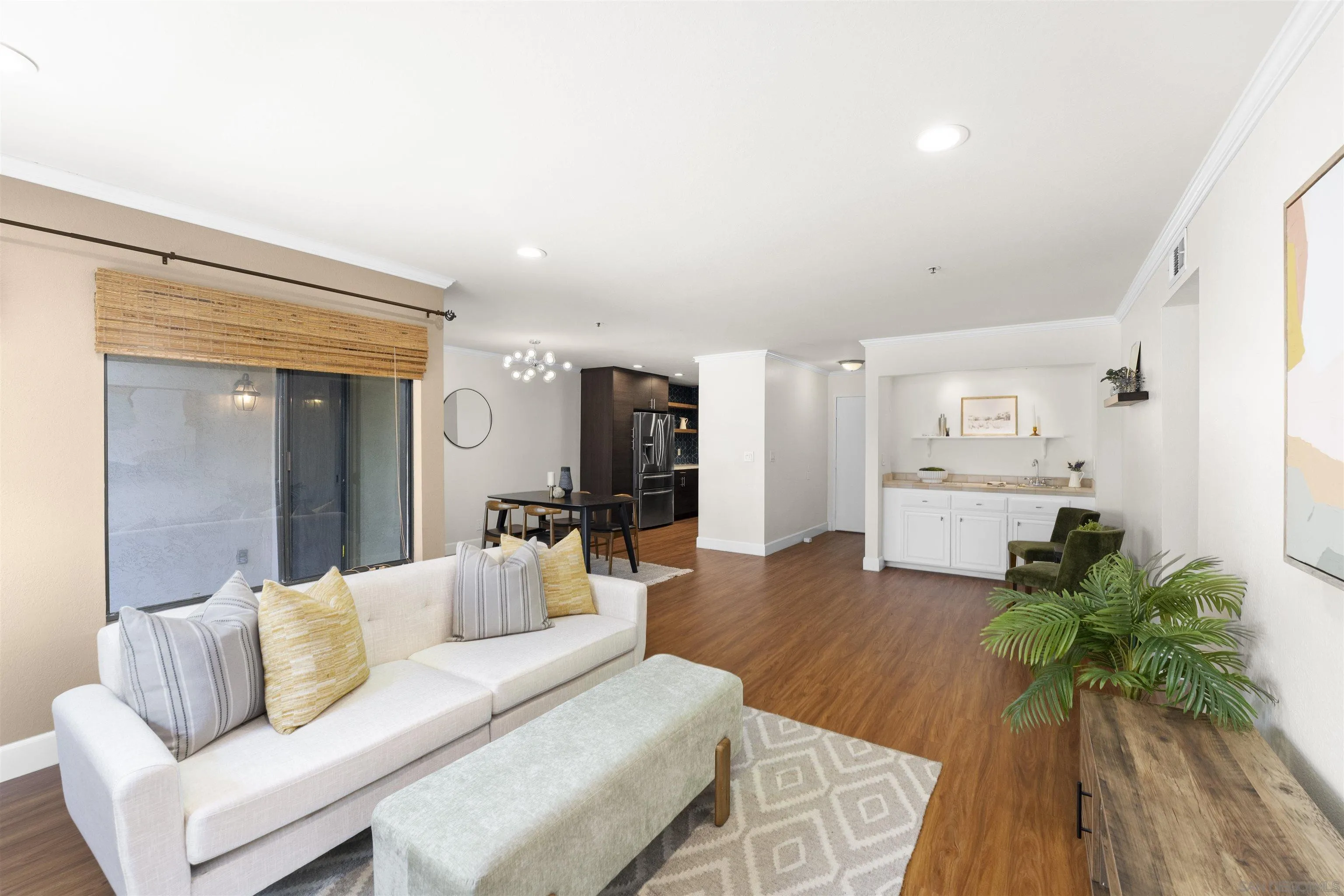 Photo #4: 240016757 Listing 
