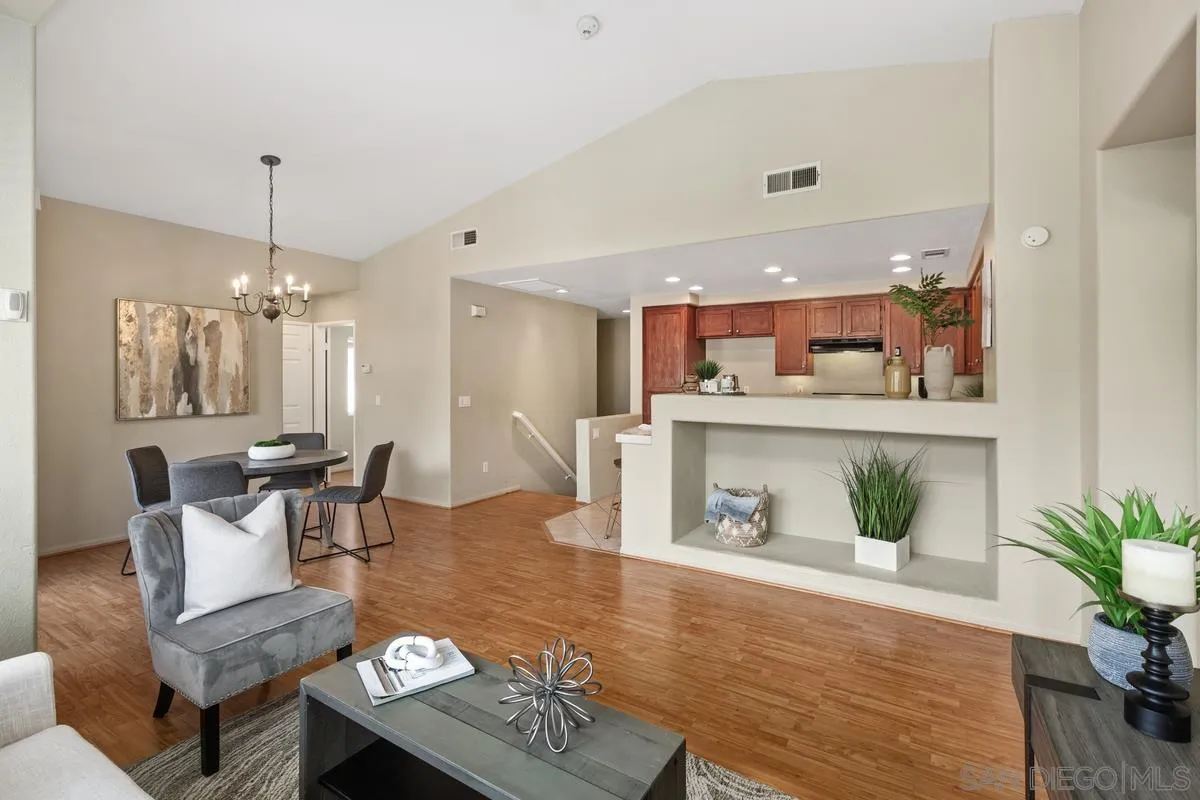 Photo #3: 240016791 Listing 