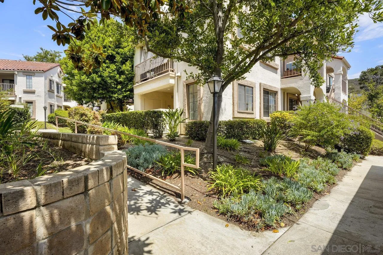 Photo #2: 240016892 Listing 