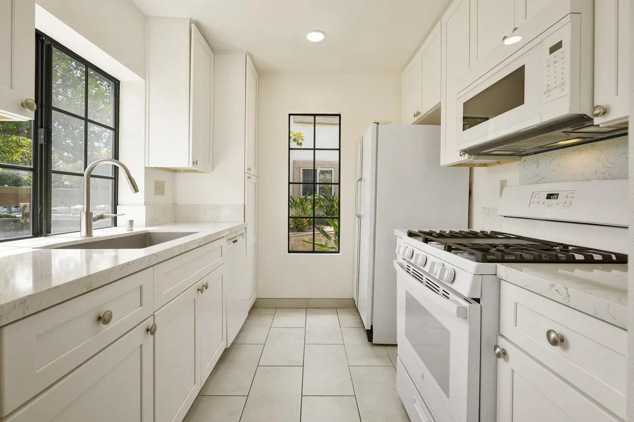 Photo #5: 240016892 Listing 