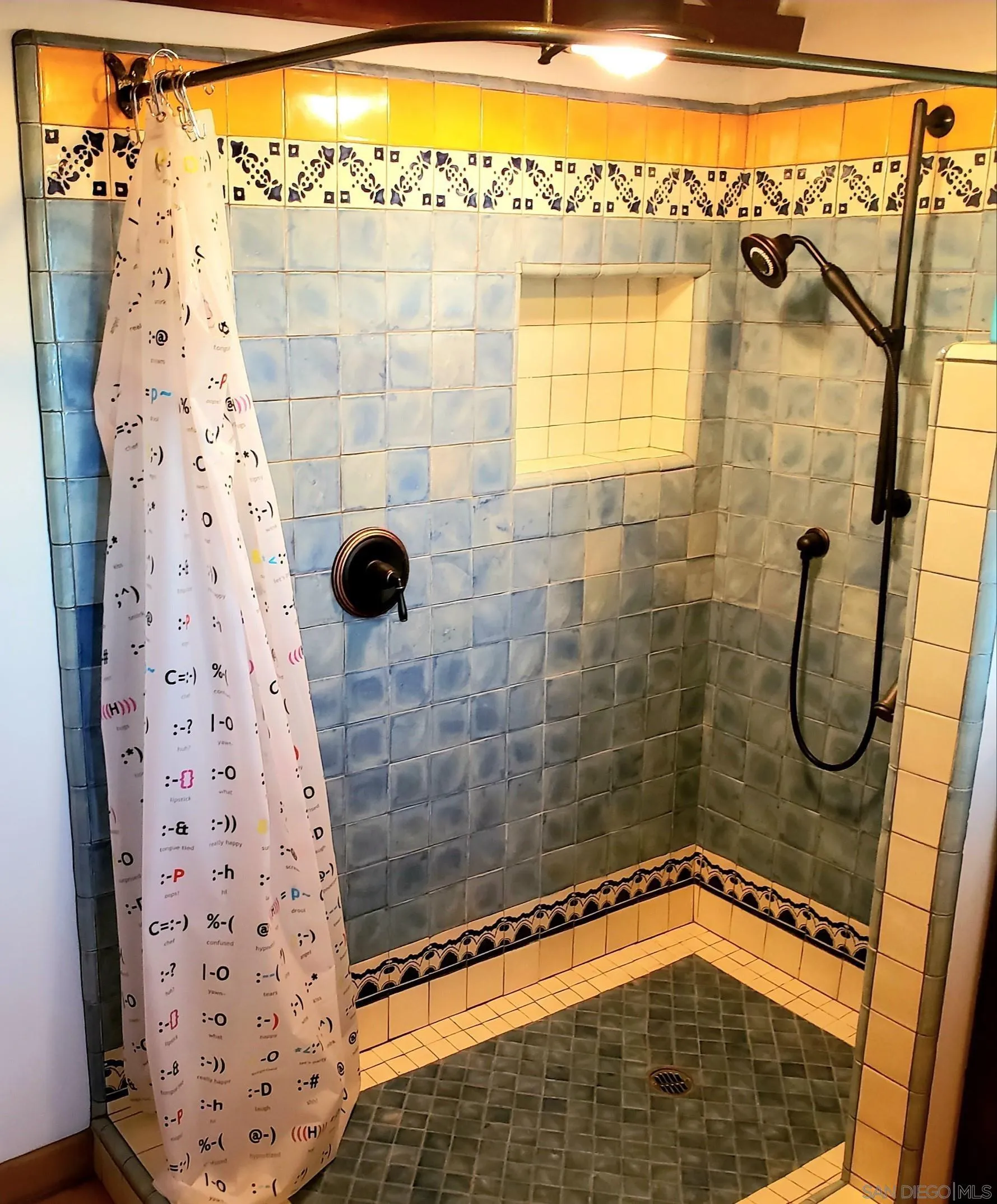 https://cdn.realtyfeed.com/cdn/0/240016985/121633fbde87fc750c76b105a37e9da0.webp