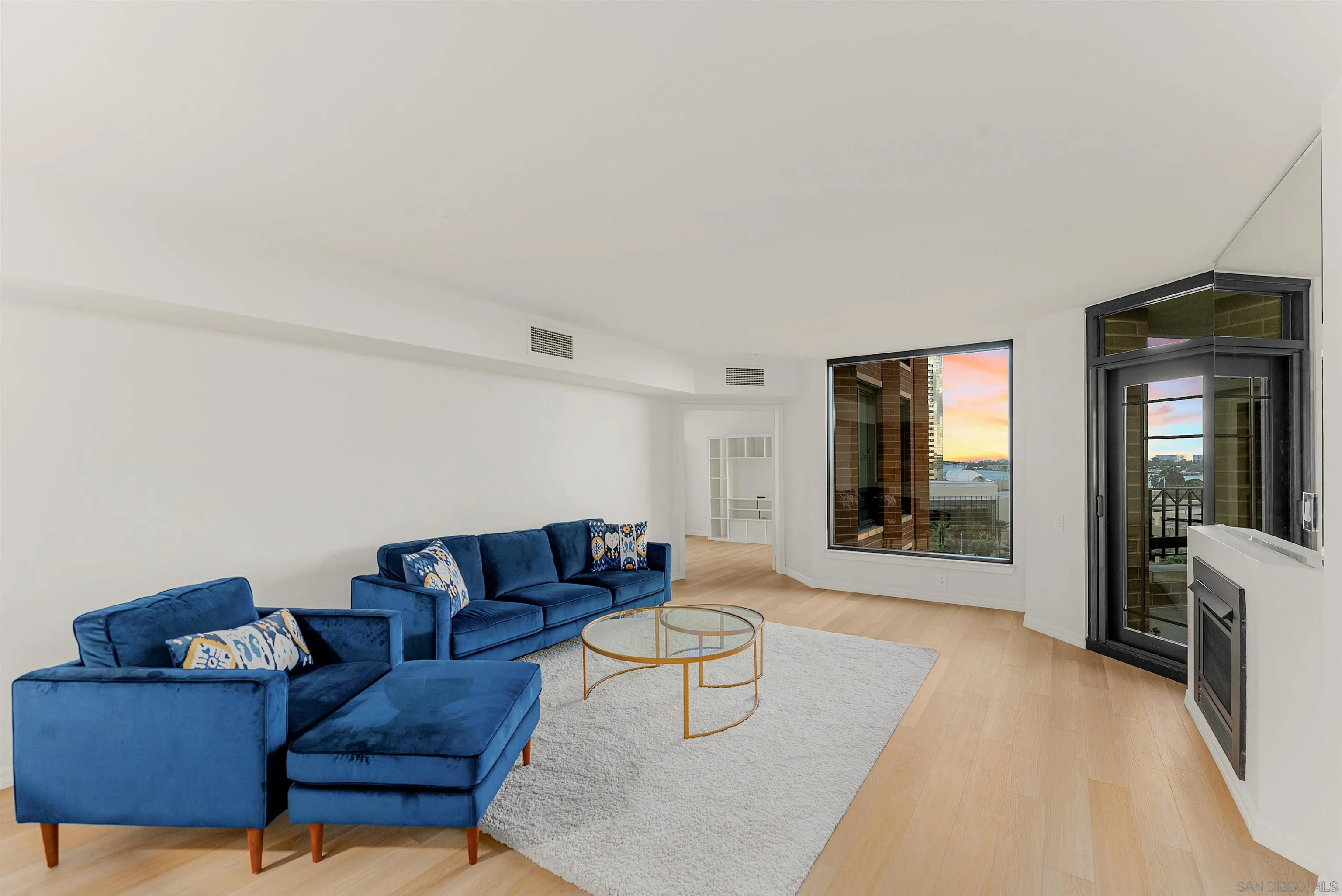 Photo #2: 240017215 Listing 