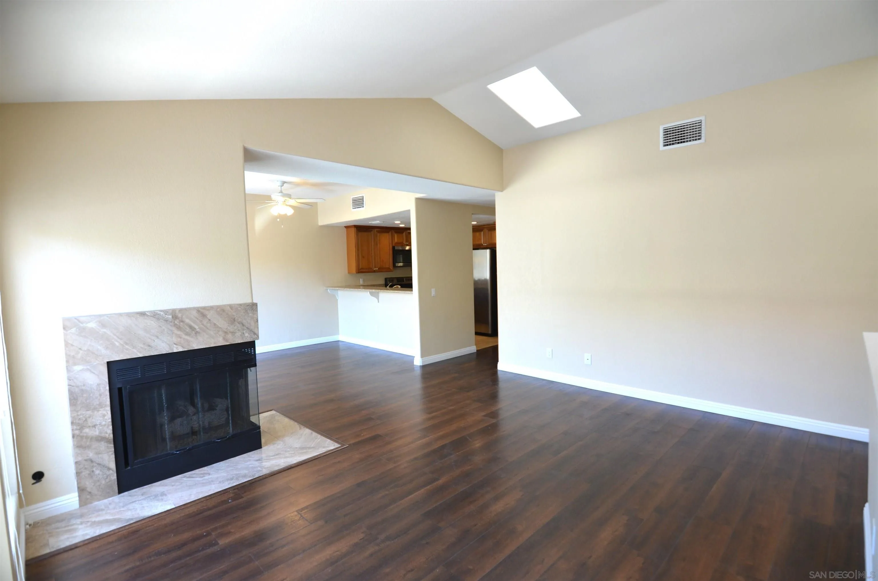 Photo #5: 240017218 Listing 
