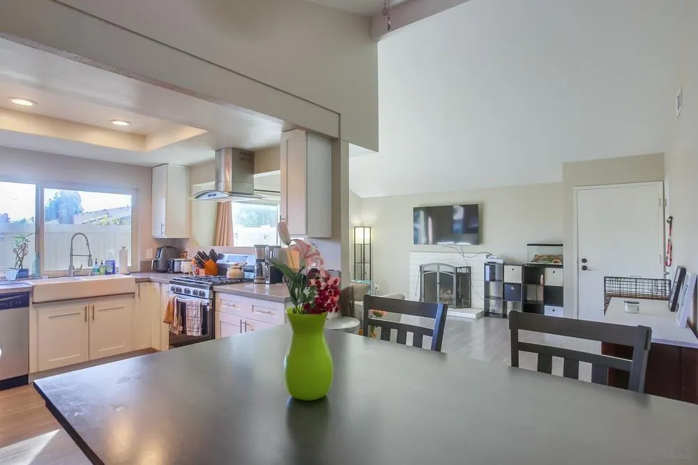 Photo #5: 240017449 Listing 
