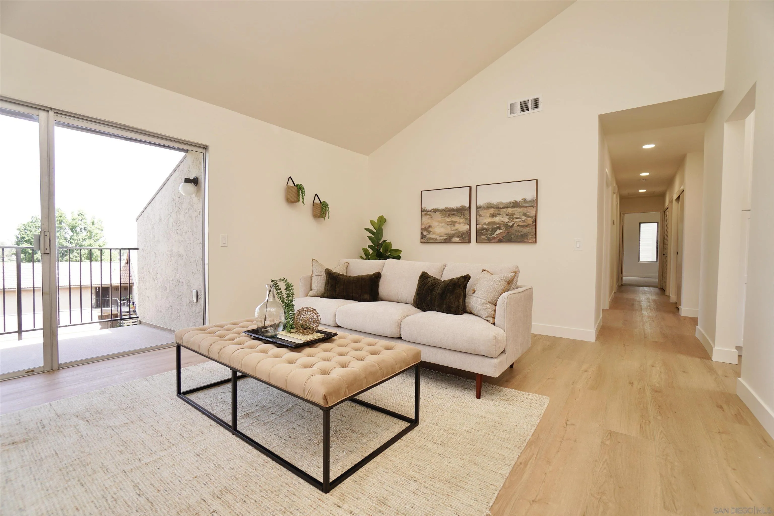 Photo #4: 240017474 Listing 