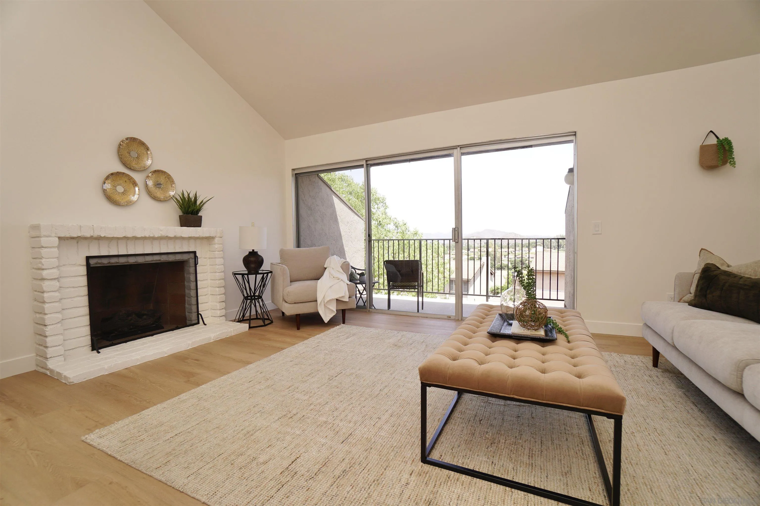 Photo #3: 240017474 Listing 