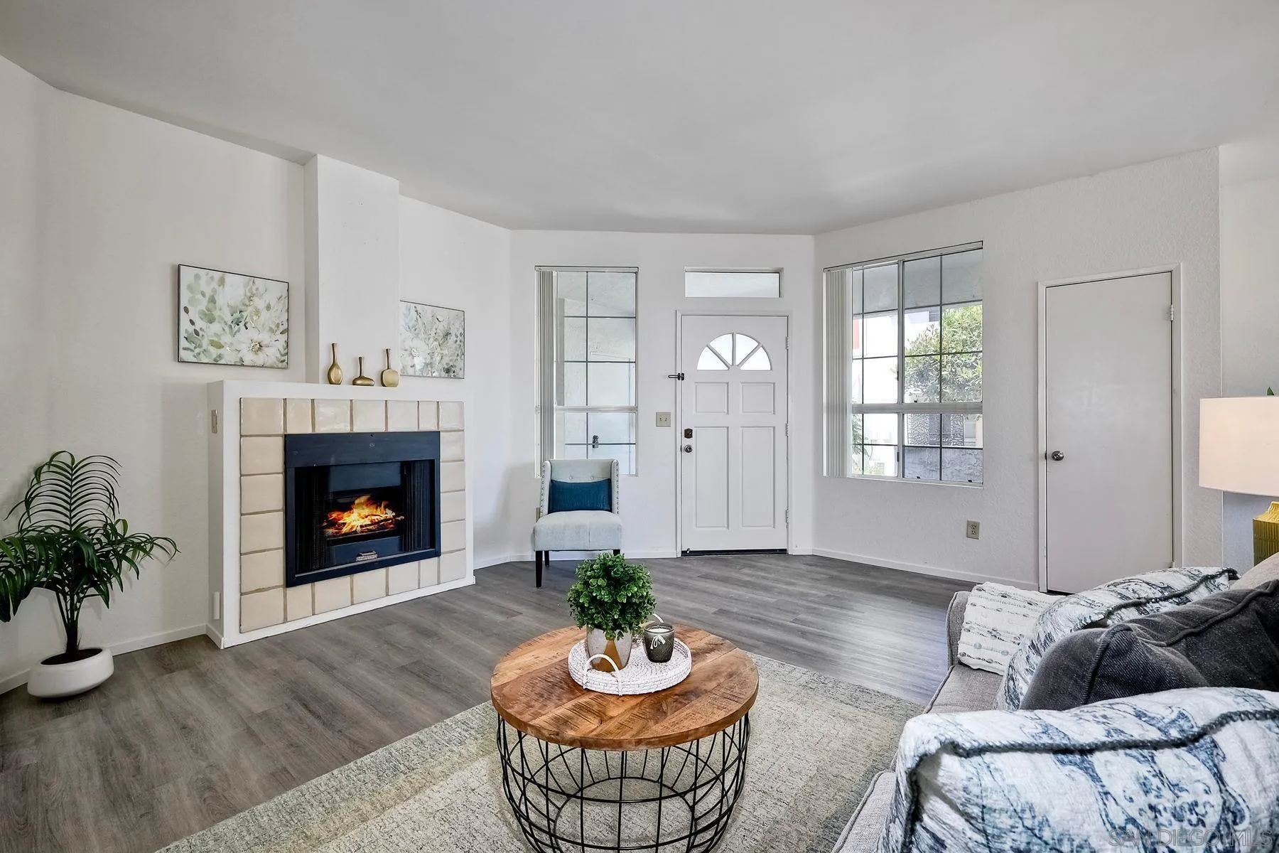 Photo #2: 240017519 Listing 
