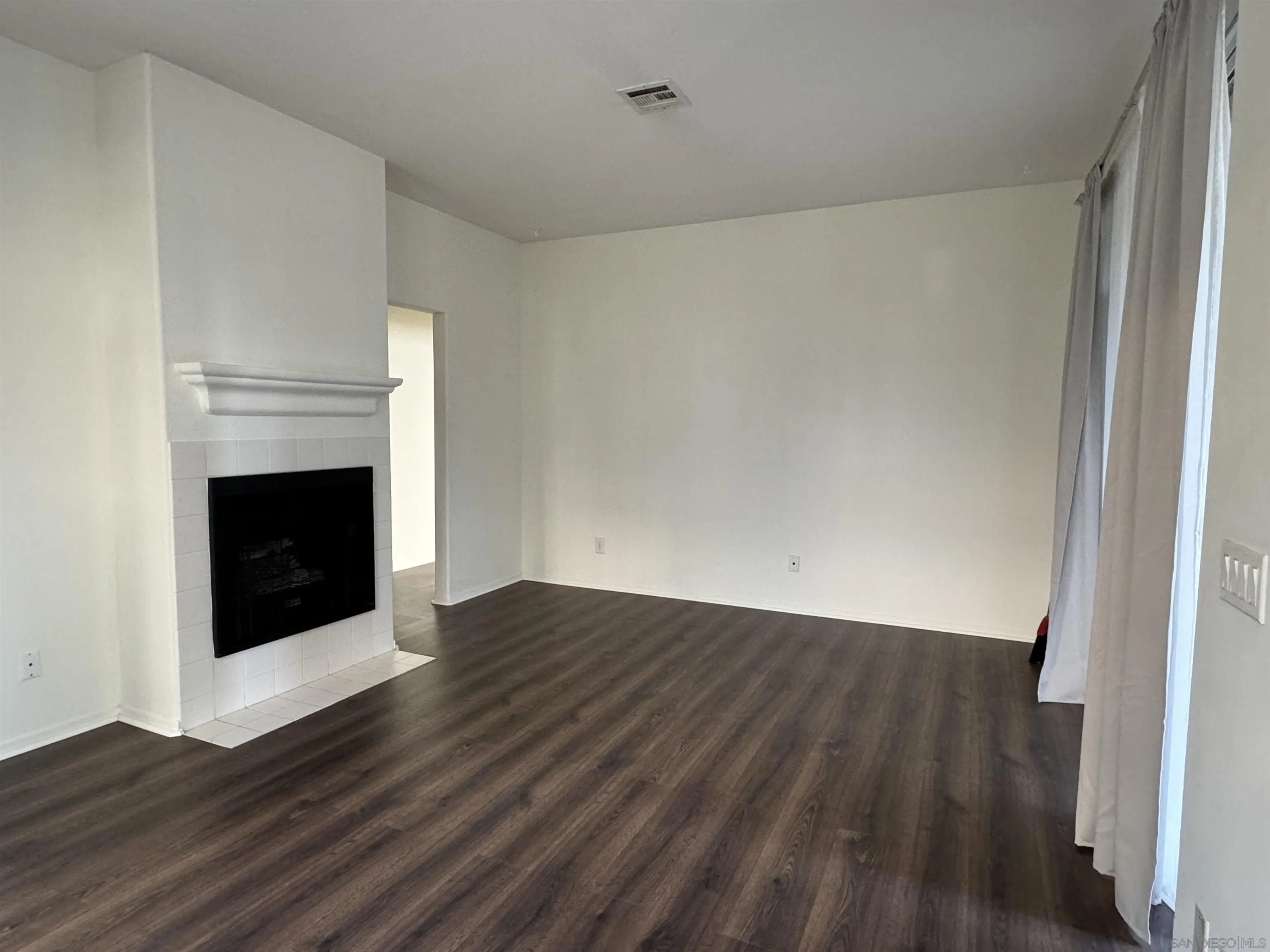Photo #2: 240017705 Listing 