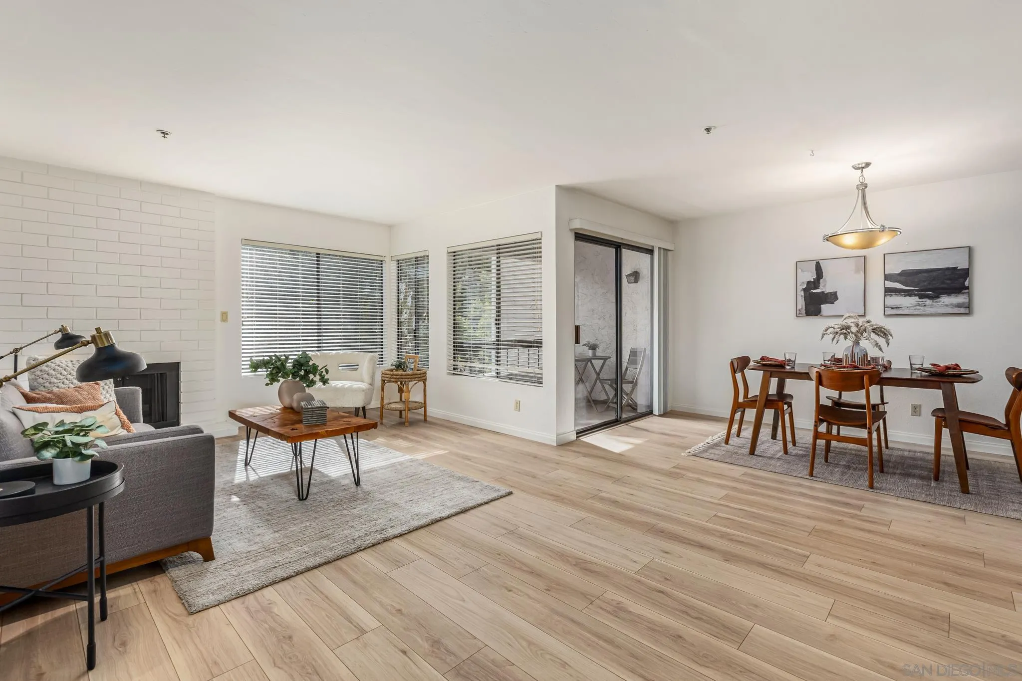 Photo #3: 240018006 Listing 