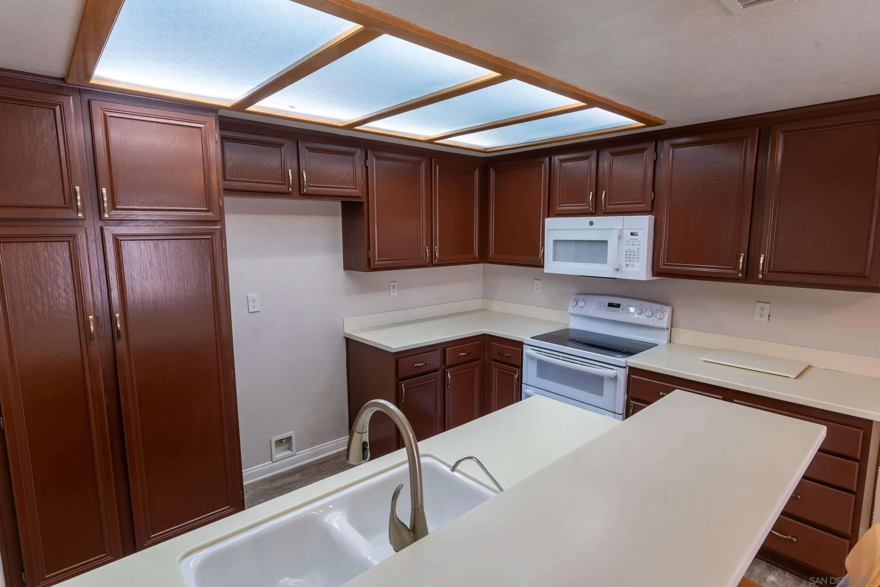 https://cdn.realtyfeed.com/cdn/0/240018034/3c91970eaa8550477ab870b80437e3e1.webp