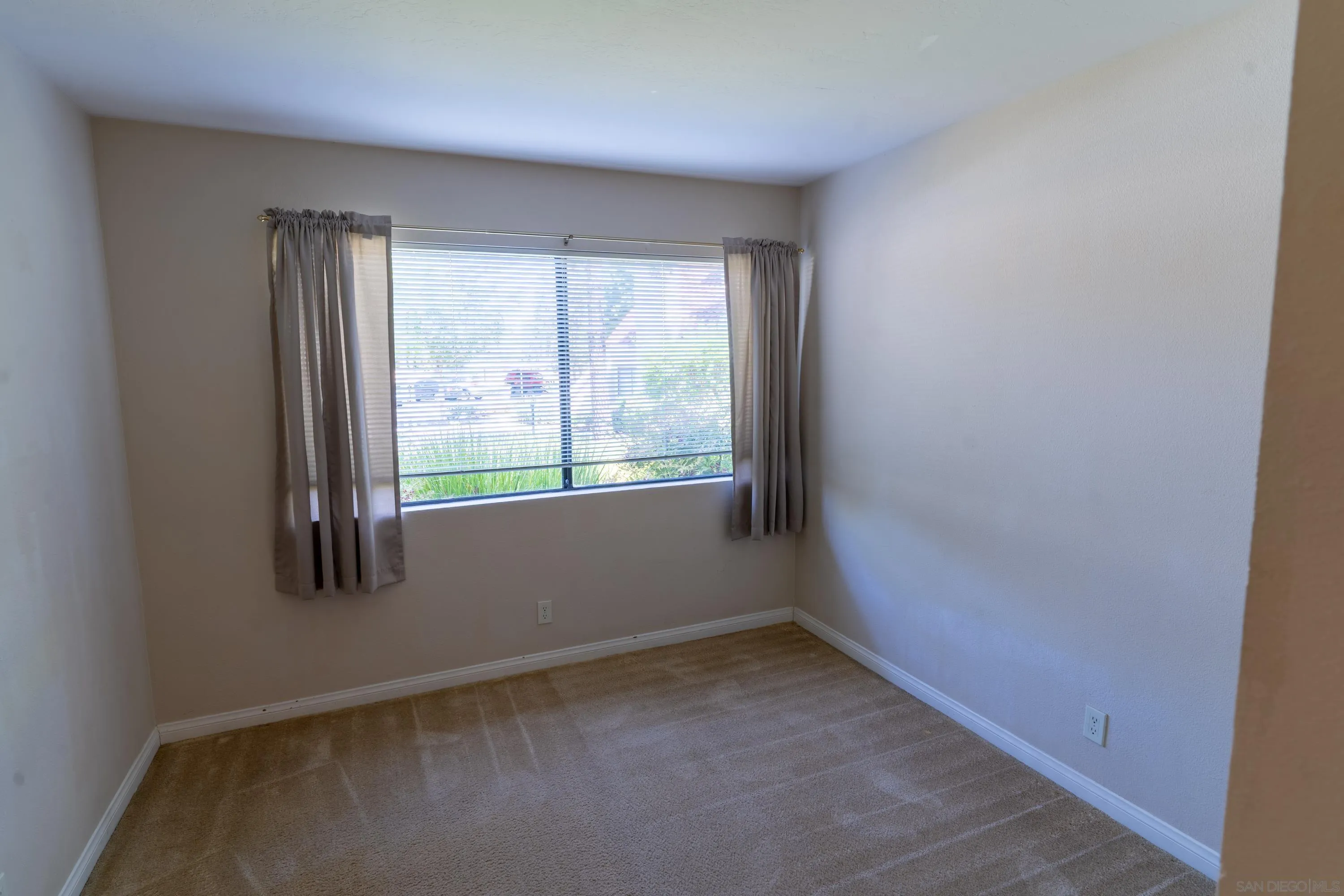 https://cdn.realtyfeed.com/cdn/0/240018034/7454cfa407fe7aaf0fc4a006620d9521.webp