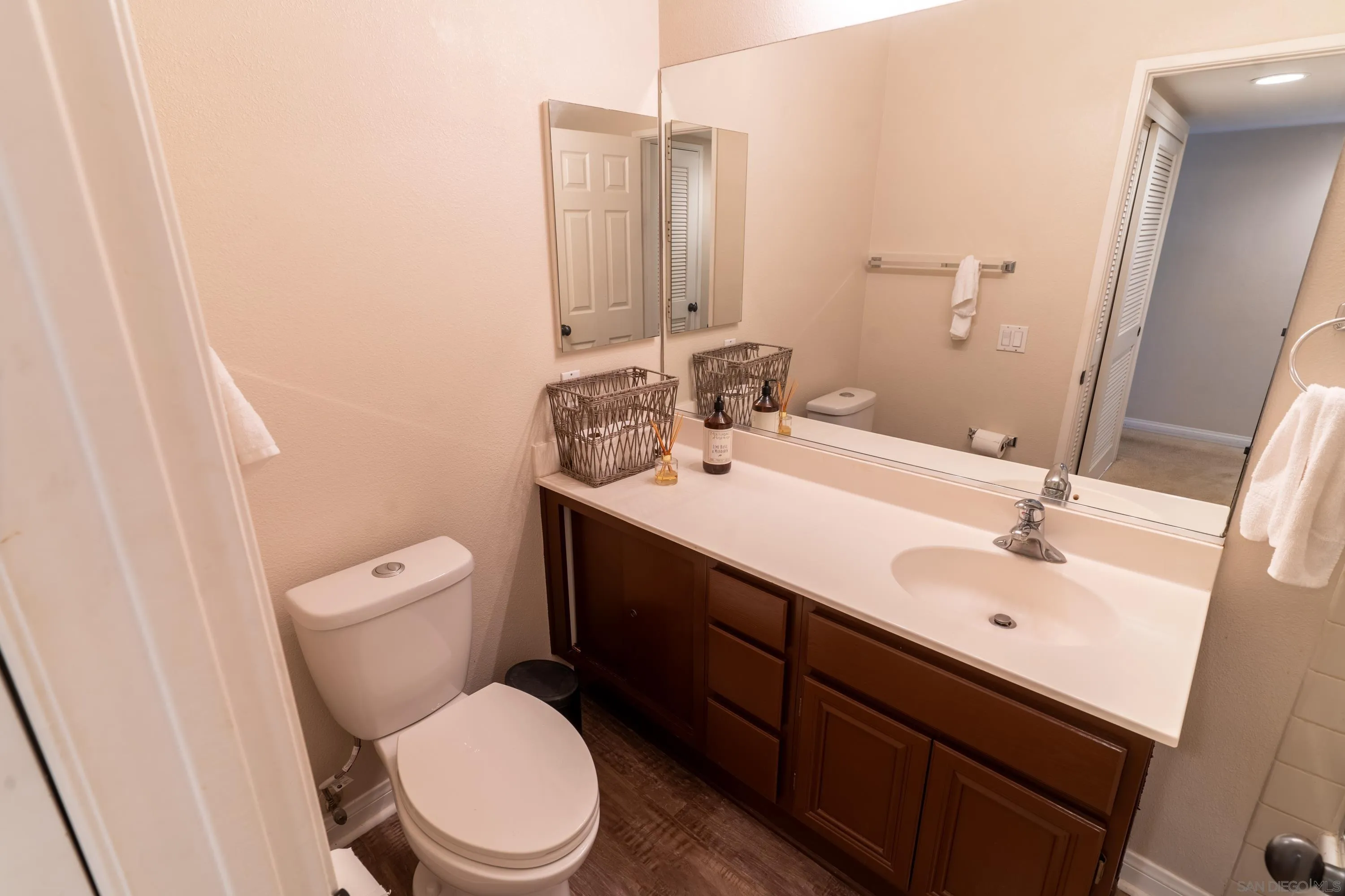 https://cdn.realtyfeed.com/cdn/0/240018034/d9ecf96a1bd055a59091ef5c77134958.webp