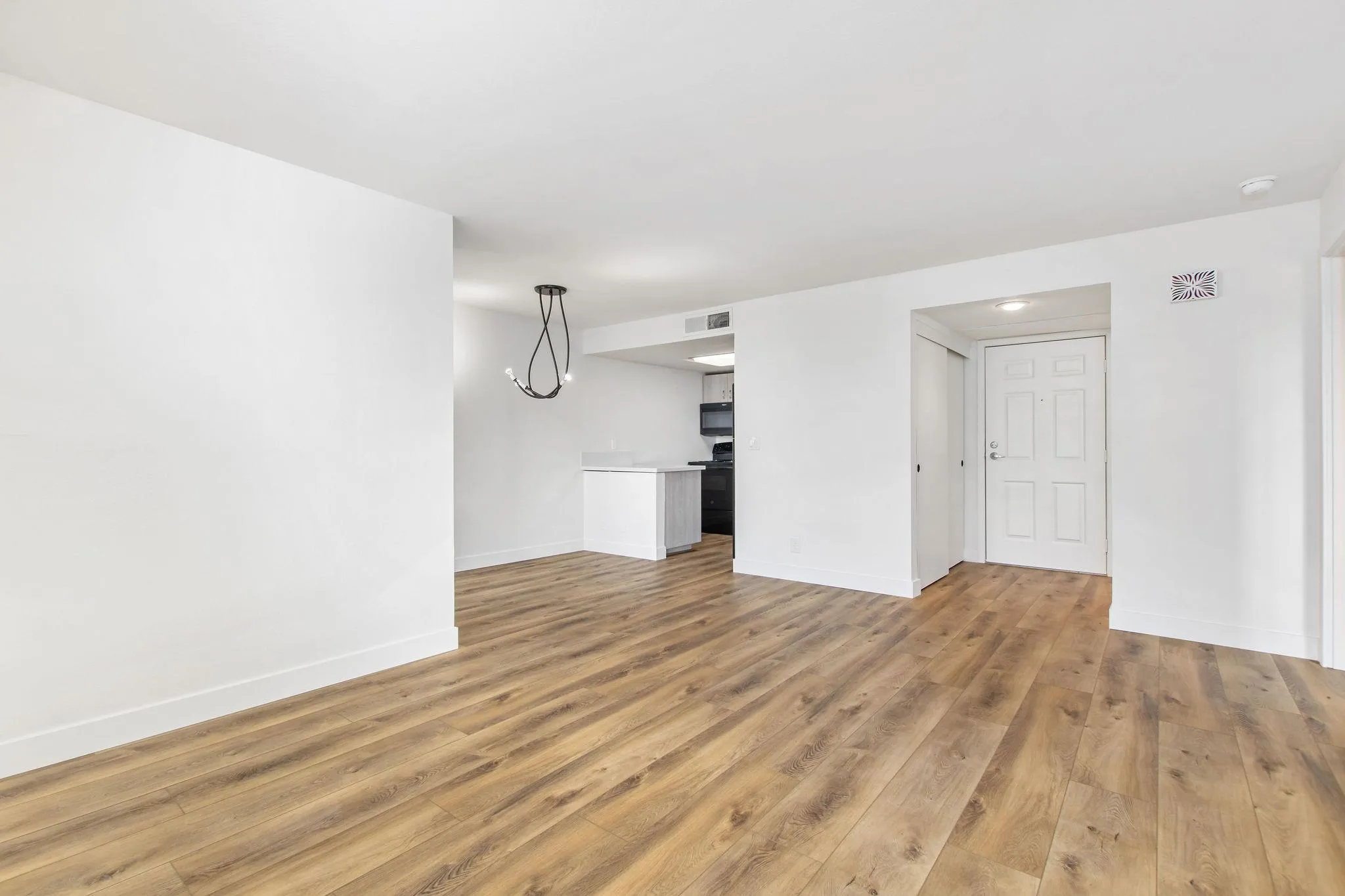 Photo #5: 240018084 Listing 