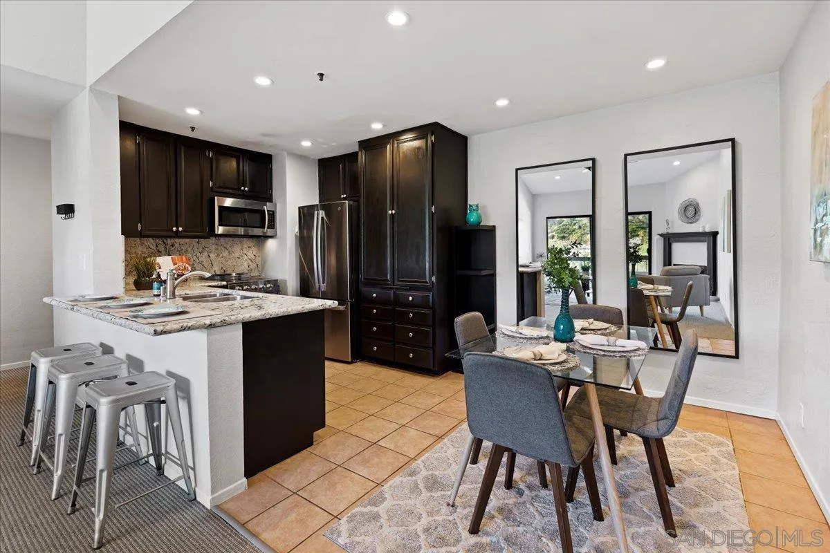 Photo #2: 240018089 Listing 