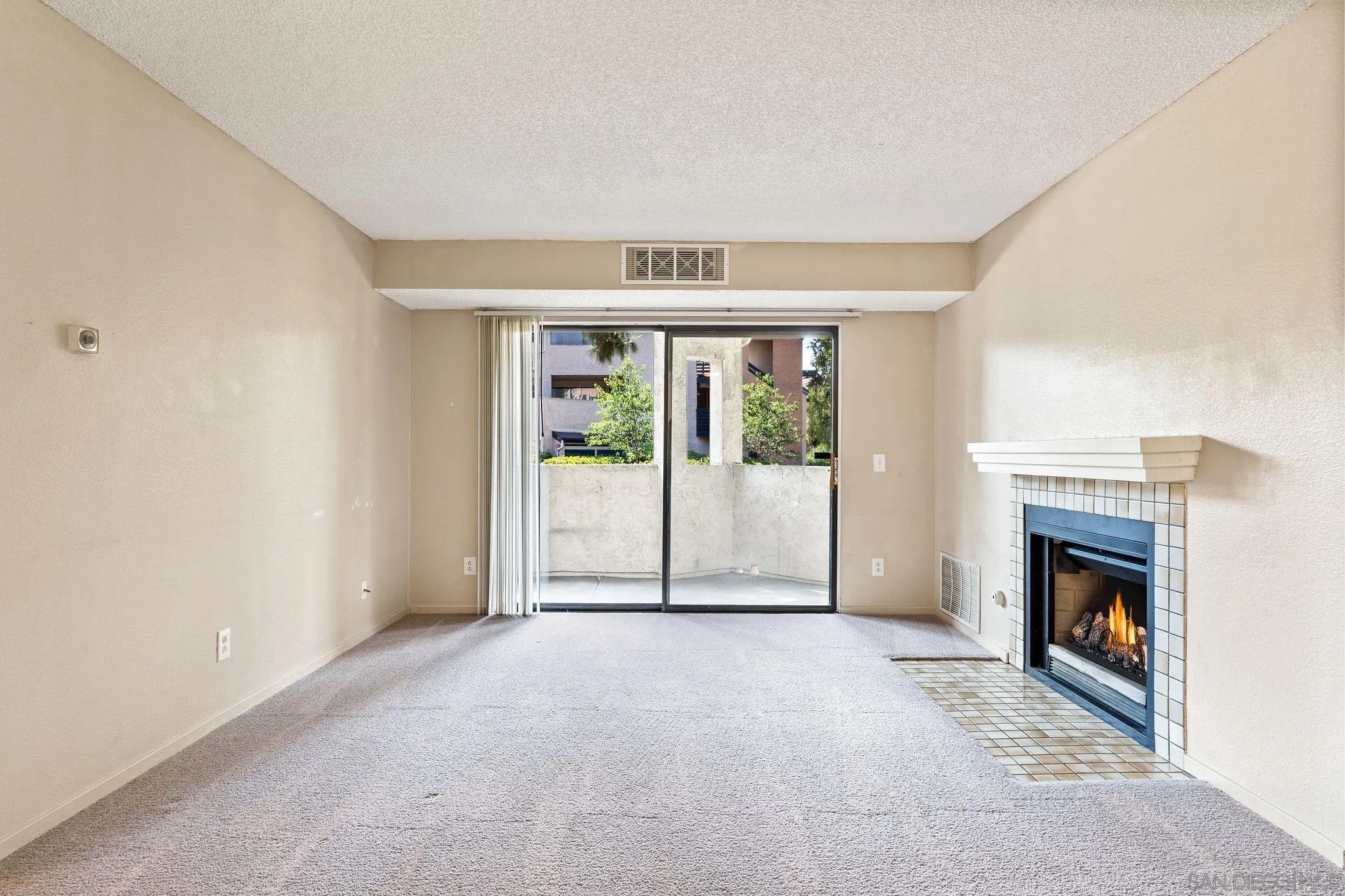 Photo #4: 240018392 Listing 