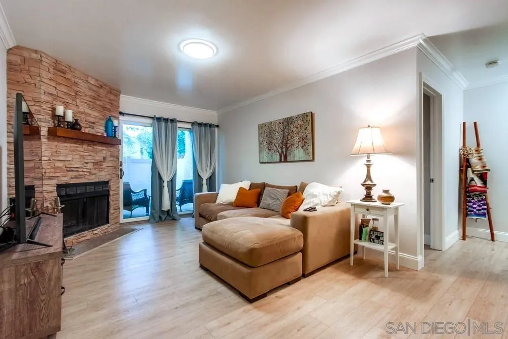 Photo #5: 240018405 Listing 