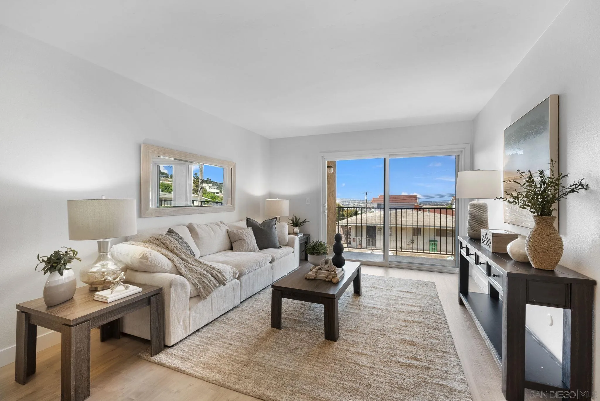 Photo #5: 240018645 Listing 