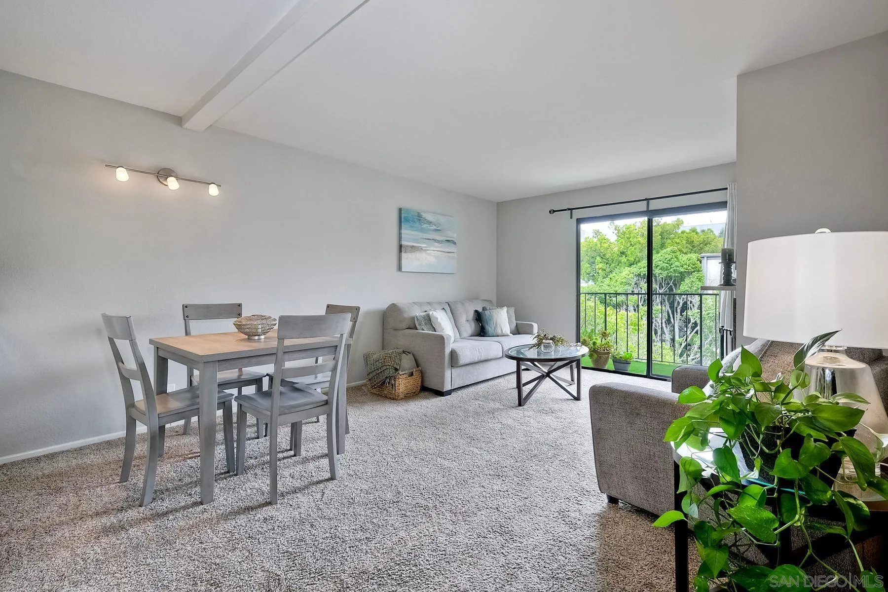Photo #3: 240018671 Listing 