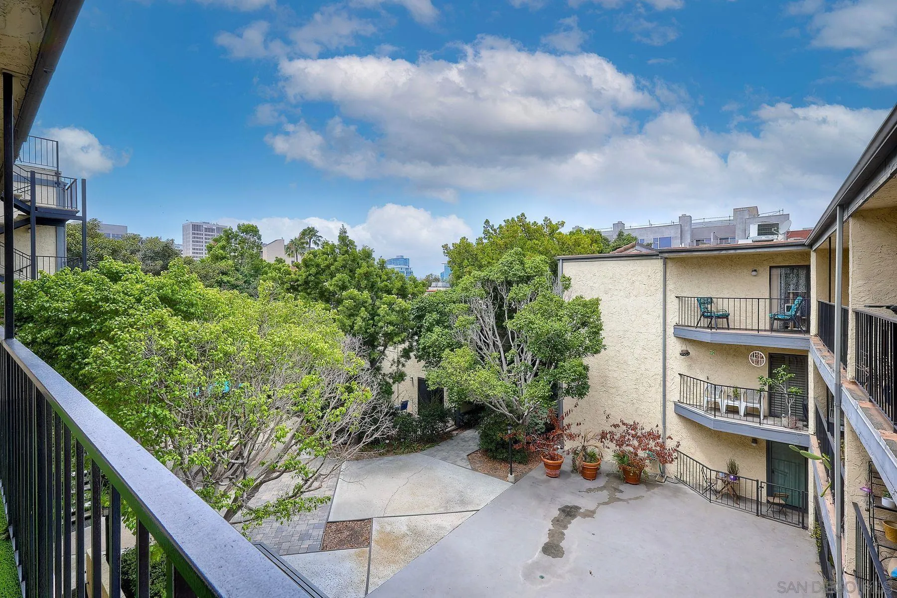 Photo #2: 240018671 Listing 