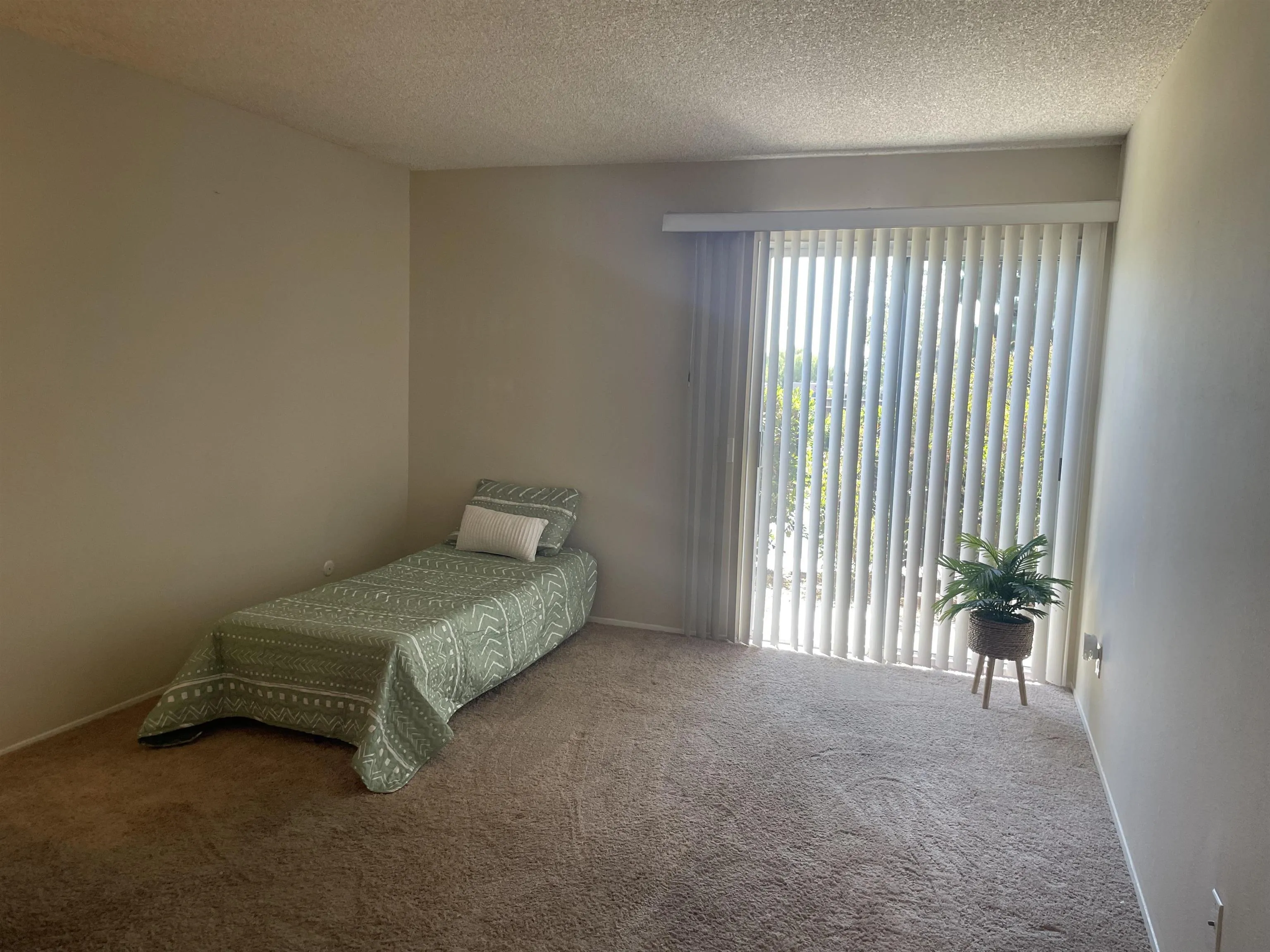Photo #5: 240018777 Listing 