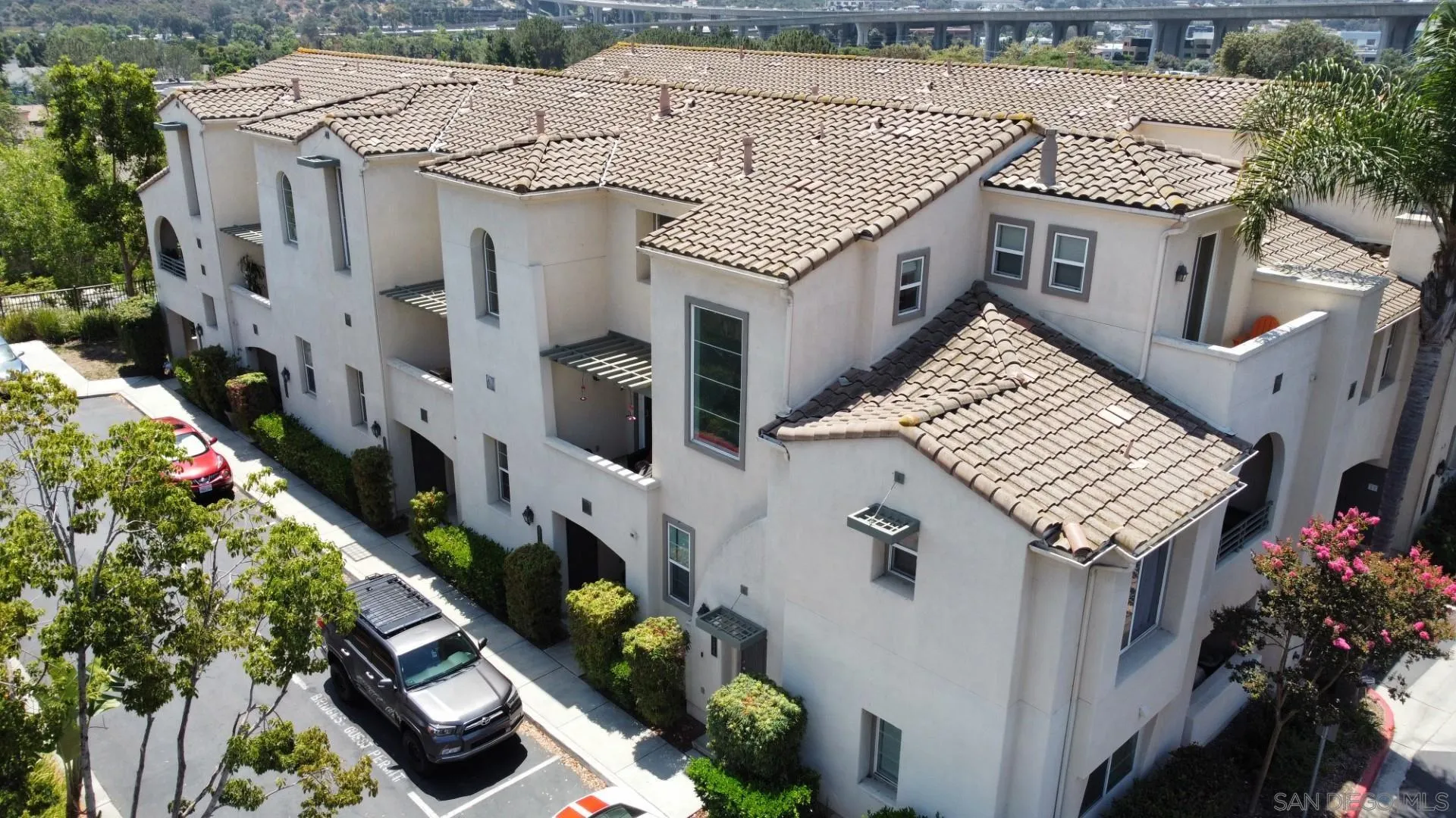 Photo #2: 240018803 Listing 