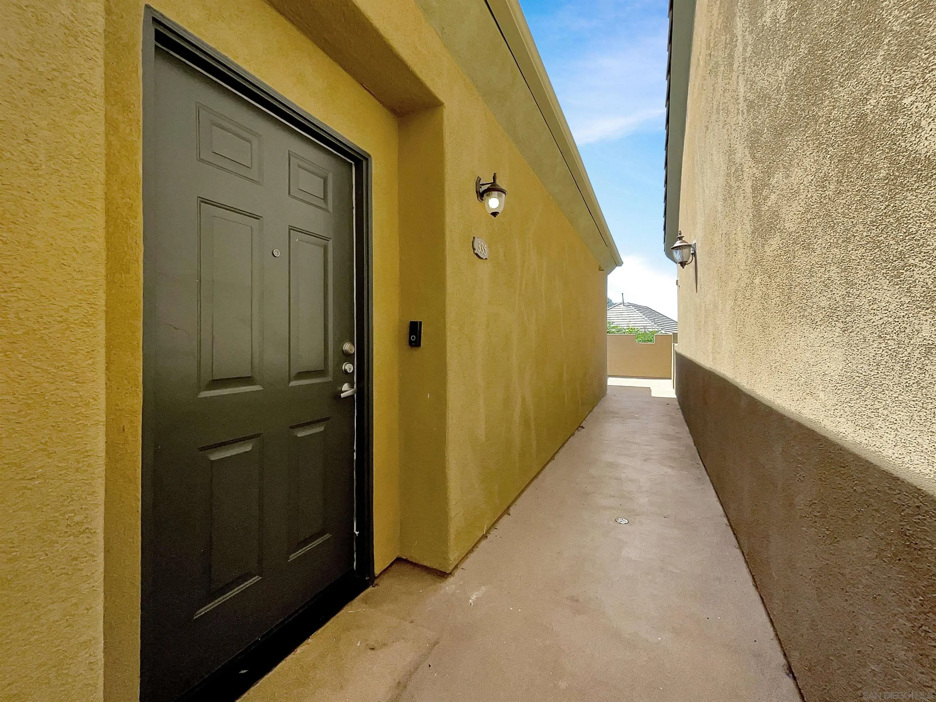Photo #2: 240018823 Listing 