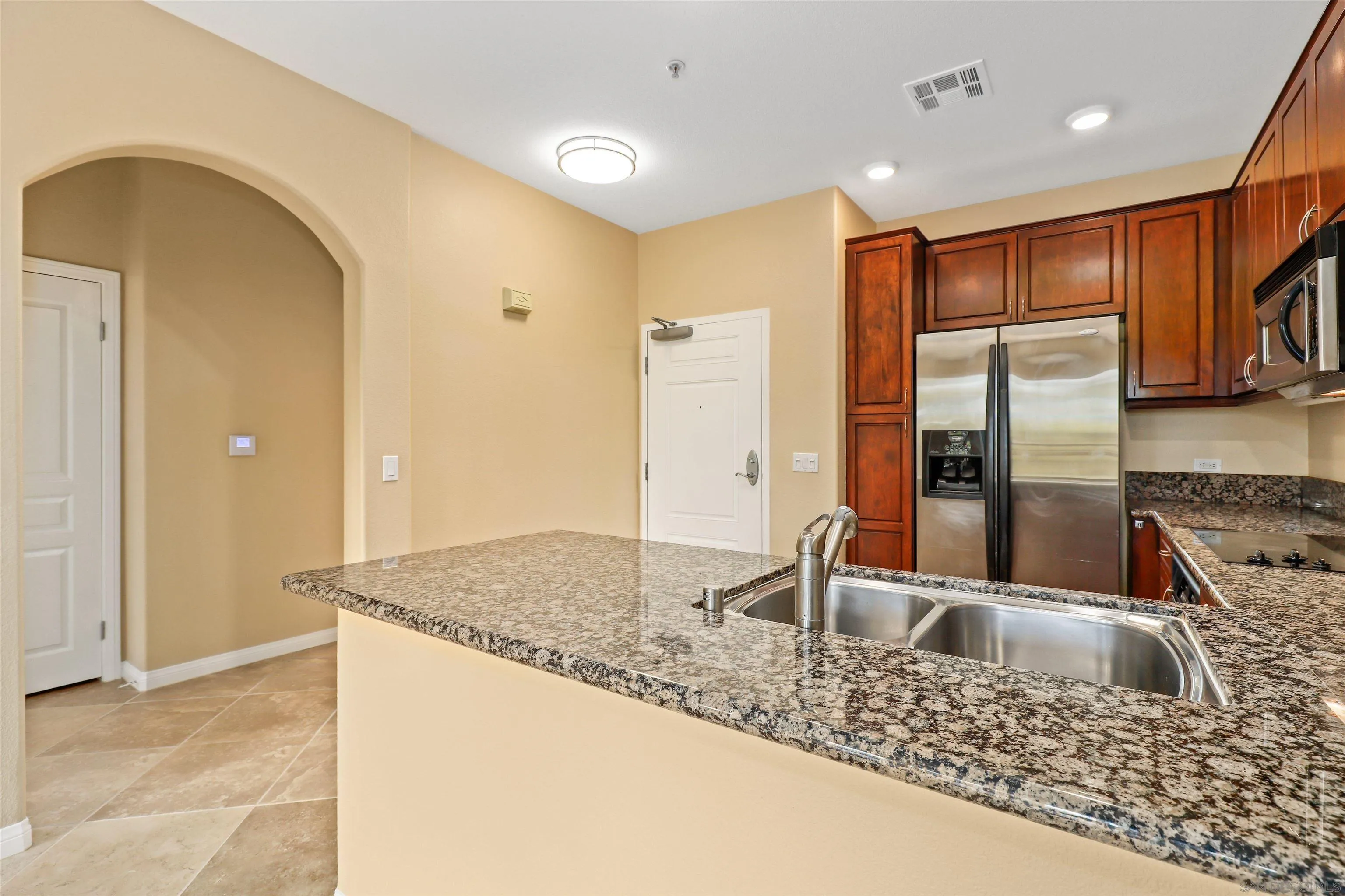 Photo #4: 240018826 Listing 