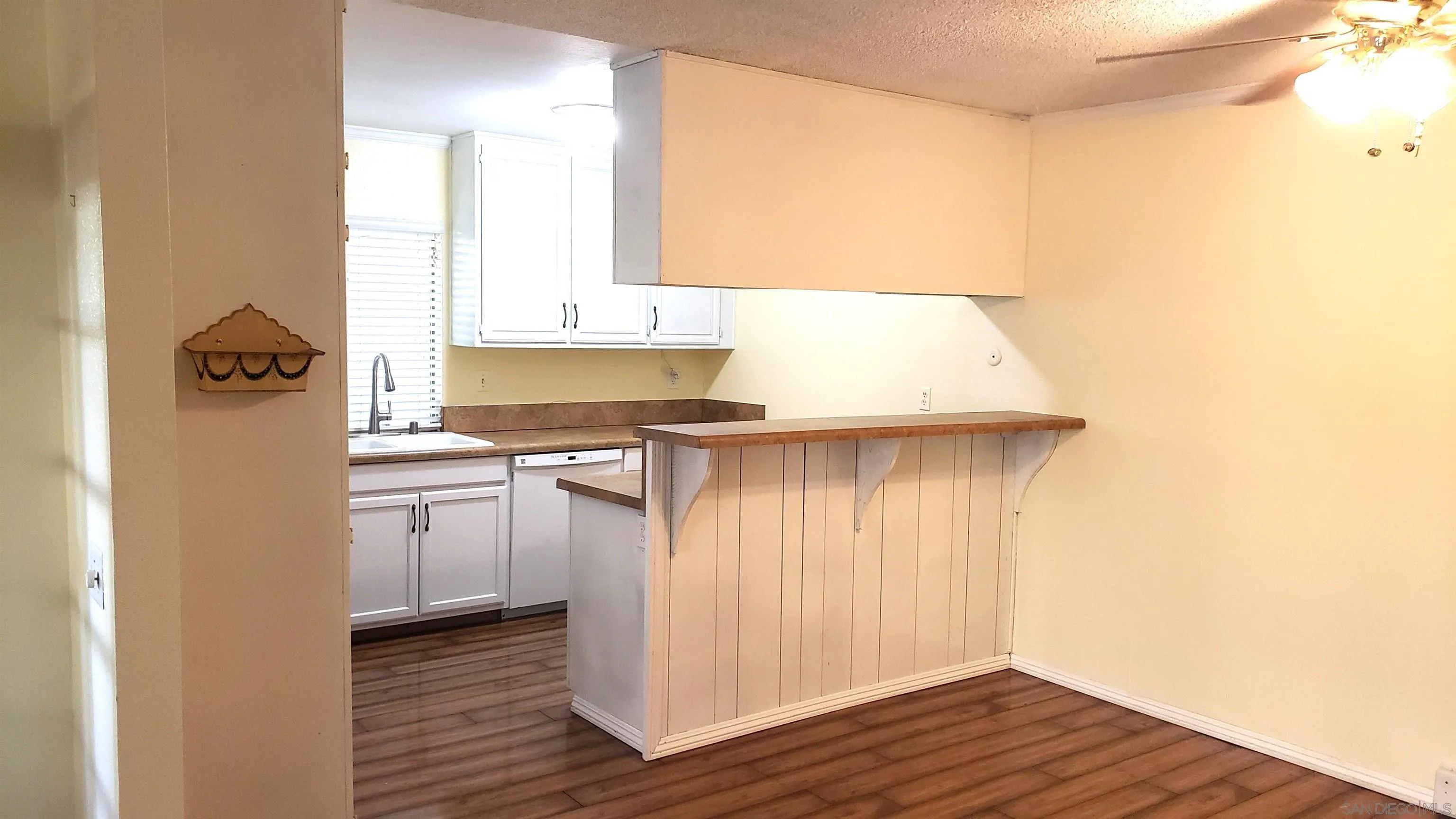 Photo #6: 240018856 Listing 