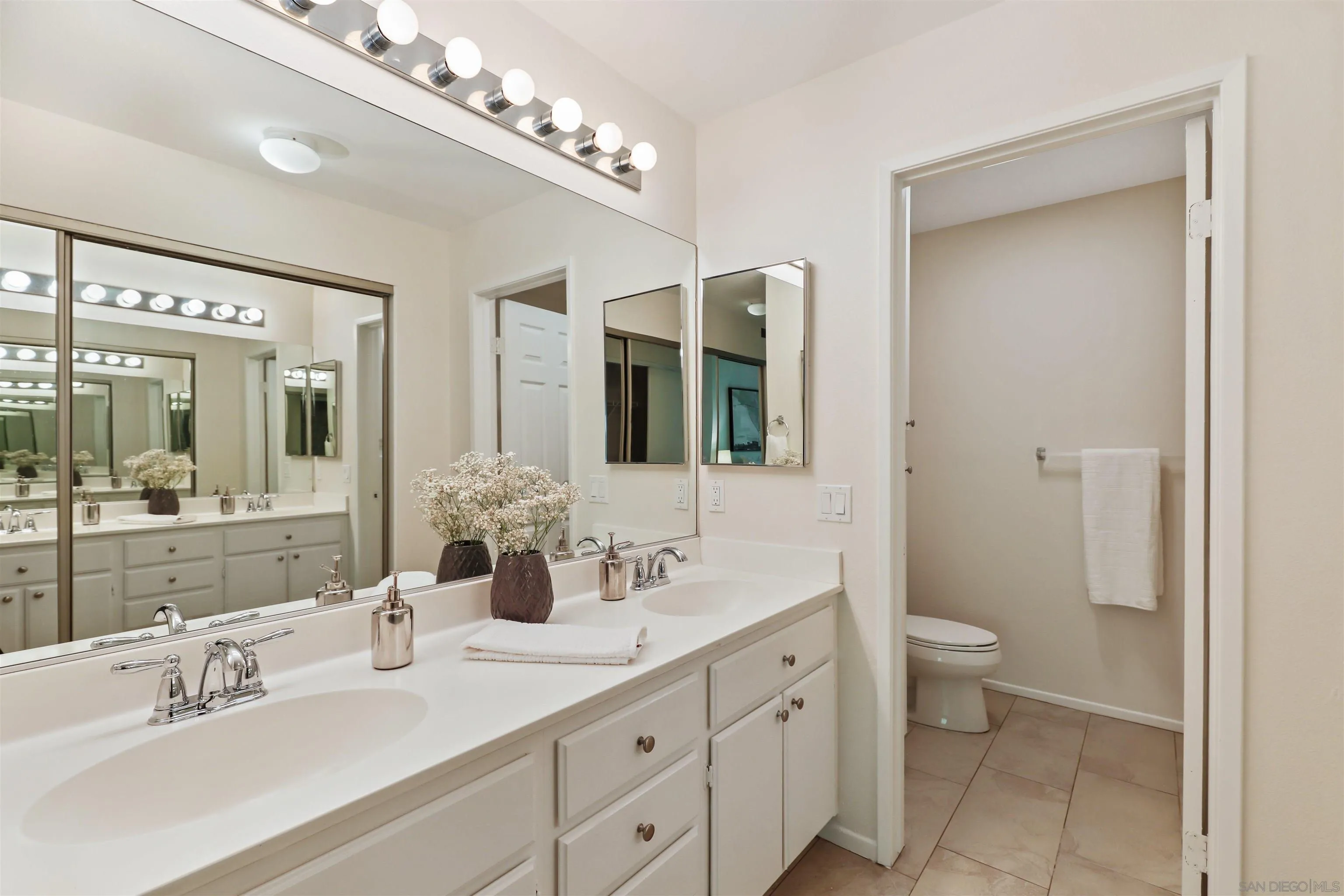 https://cdn.realtyfeed.com/cdn/0/240018868/26e9d6850fdf0bb290df1b63ebb3e7d4.webp