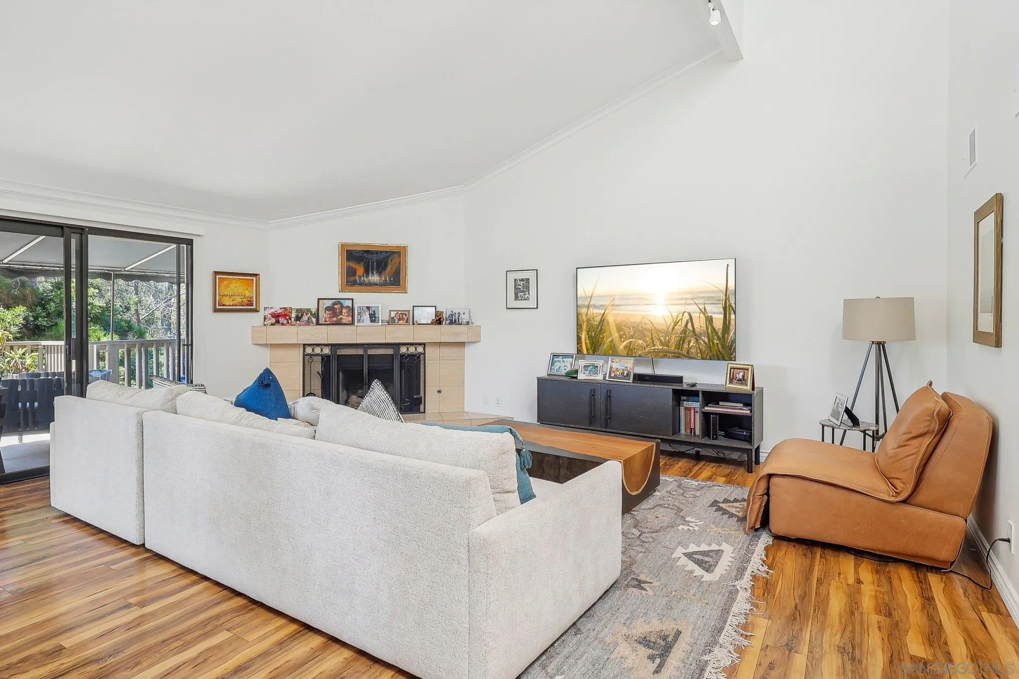 Photo #3: 240019023 Listing 
