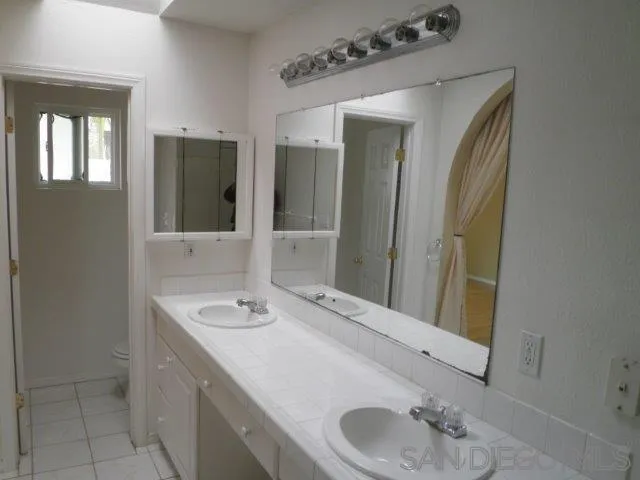 https://cdn.realtyfeed.com/cdn/0/240019065/aa594bede0b01d062bc6f1e1e3be1a1b.webp