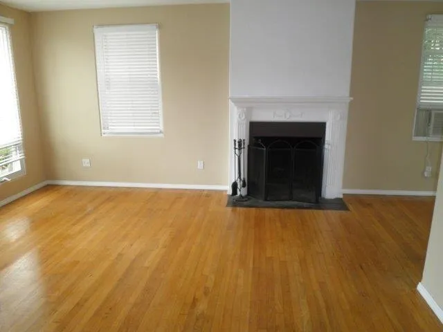 https://cdn.realtyfeed.com/cdn/0/240019065/cd56e6358717cf0acb5cf996aebc5957.webp