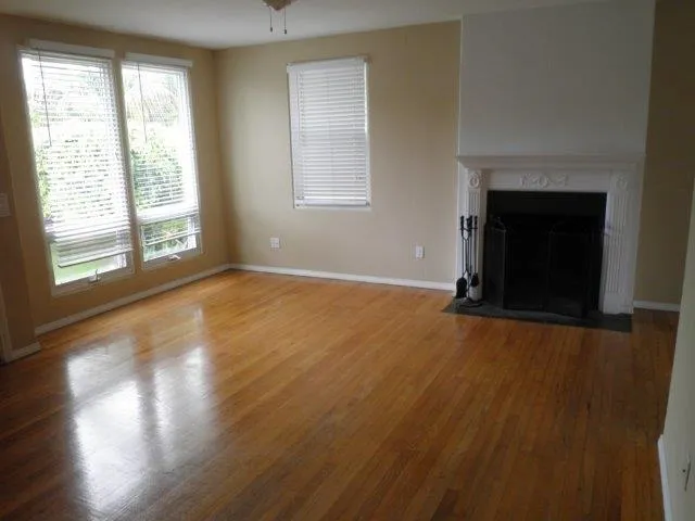 https://cdn.realtyfeed.com/cdn/0/240019065/ebde22a5c32345aa045cef32563c0886.webp