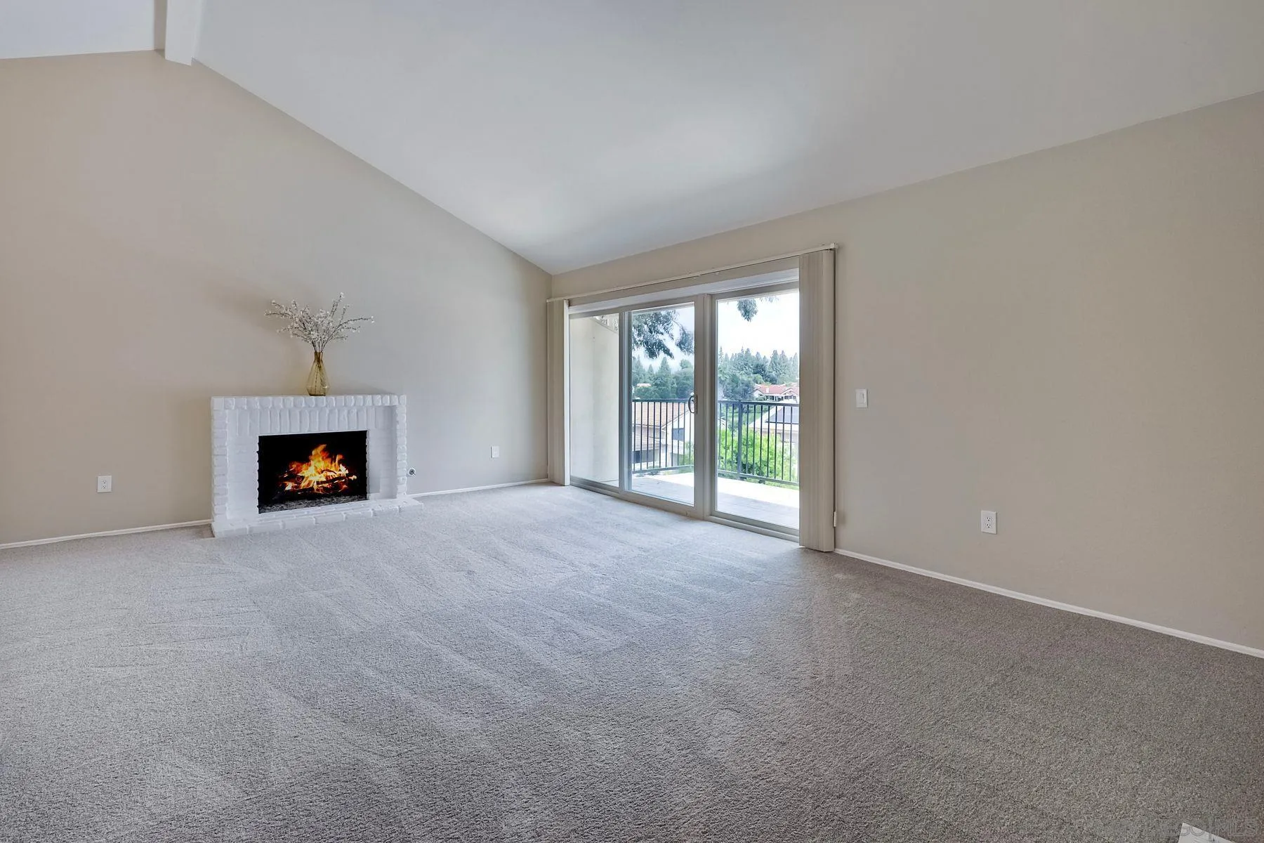 Photo #6: 240019324 Listing 