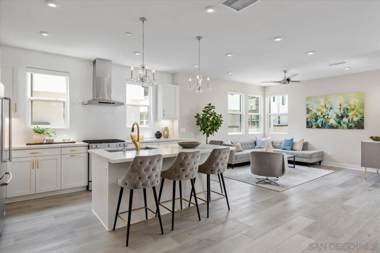Photo #2: 240019376 Listing 