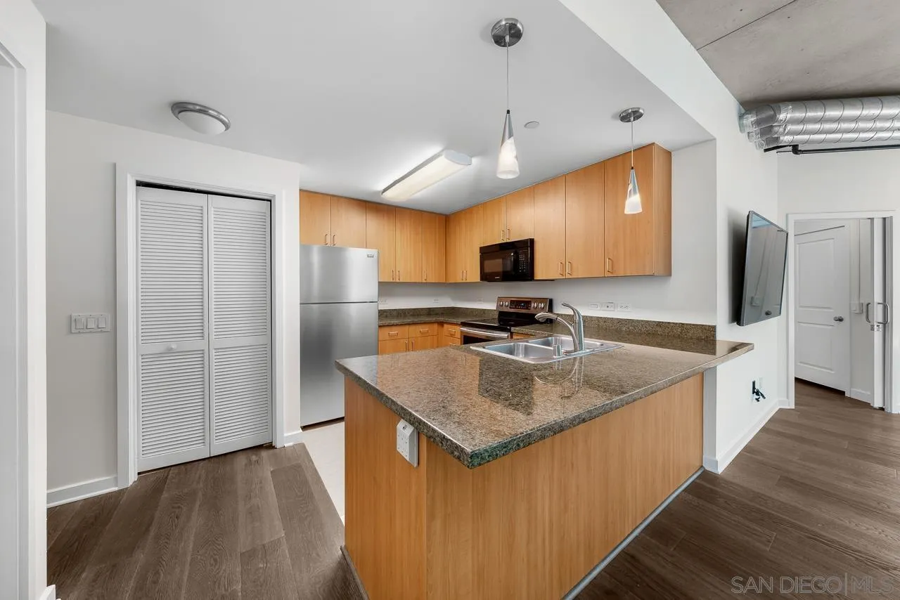 Photo #6: 240019433 Listing 