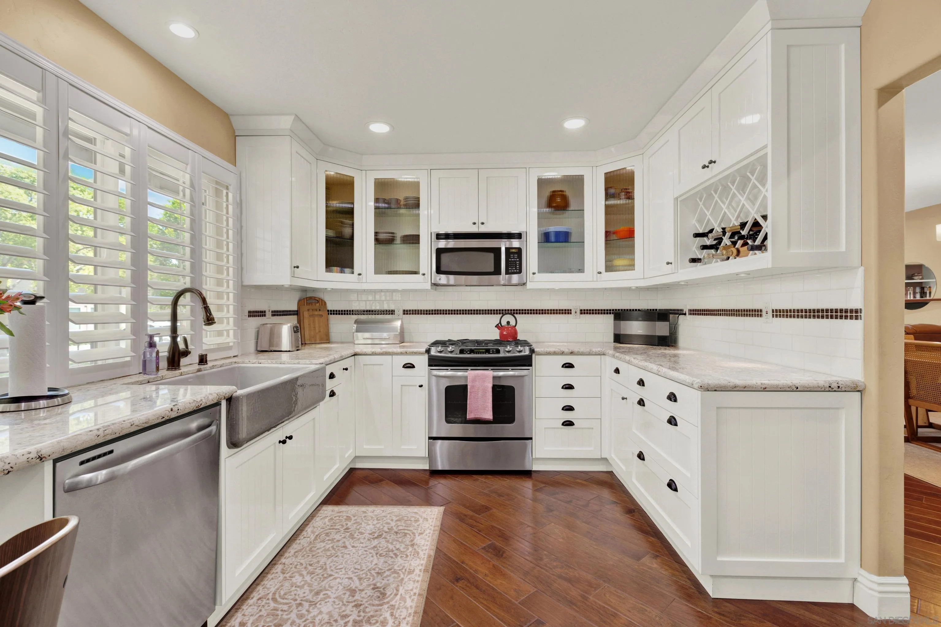 Photo #3: 240019600 Listing 