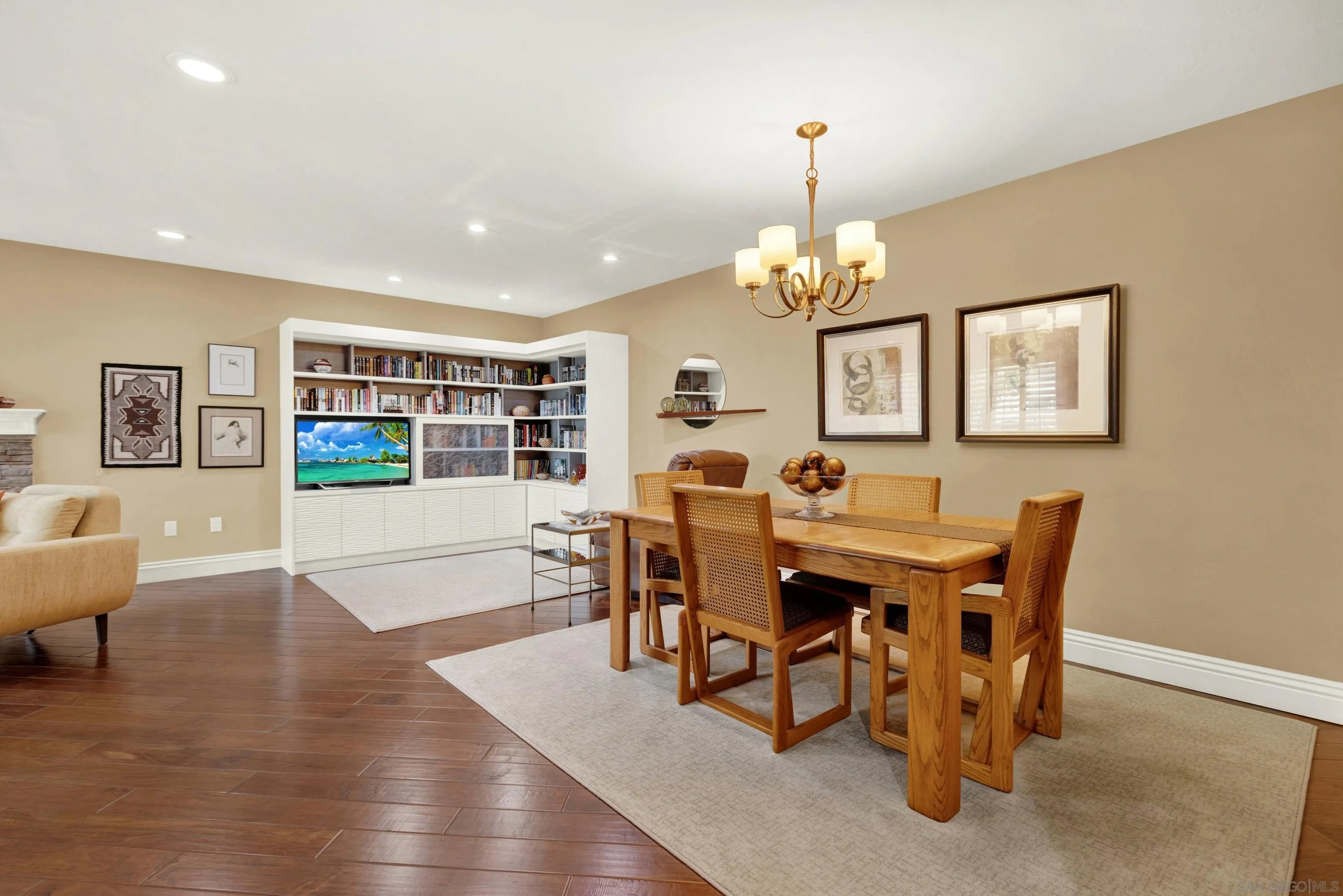 Photo #5: 240019600 Listing 